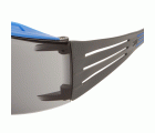 3M™ SecureFit™ 400X Gafas de seguridad, montura azul/gris, recubrimiento antiempañante/antirrayaduras Scotchgard™ (K y N), lente gris, SF402XSGAF-BLU-EU, 20/caja