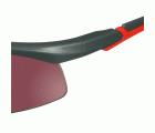 3M™ Solus™ serie 2000, S2024AS-RED, patillas grises/rojas, lente antirrayaduras rojo espejo, 20/caja