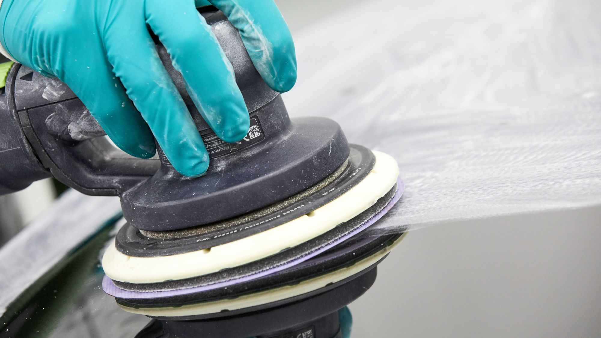 3M™ Hookit™ Disco abrasivo de acabado 260L, 150 mm, 15 agujeros, P1500, 51053