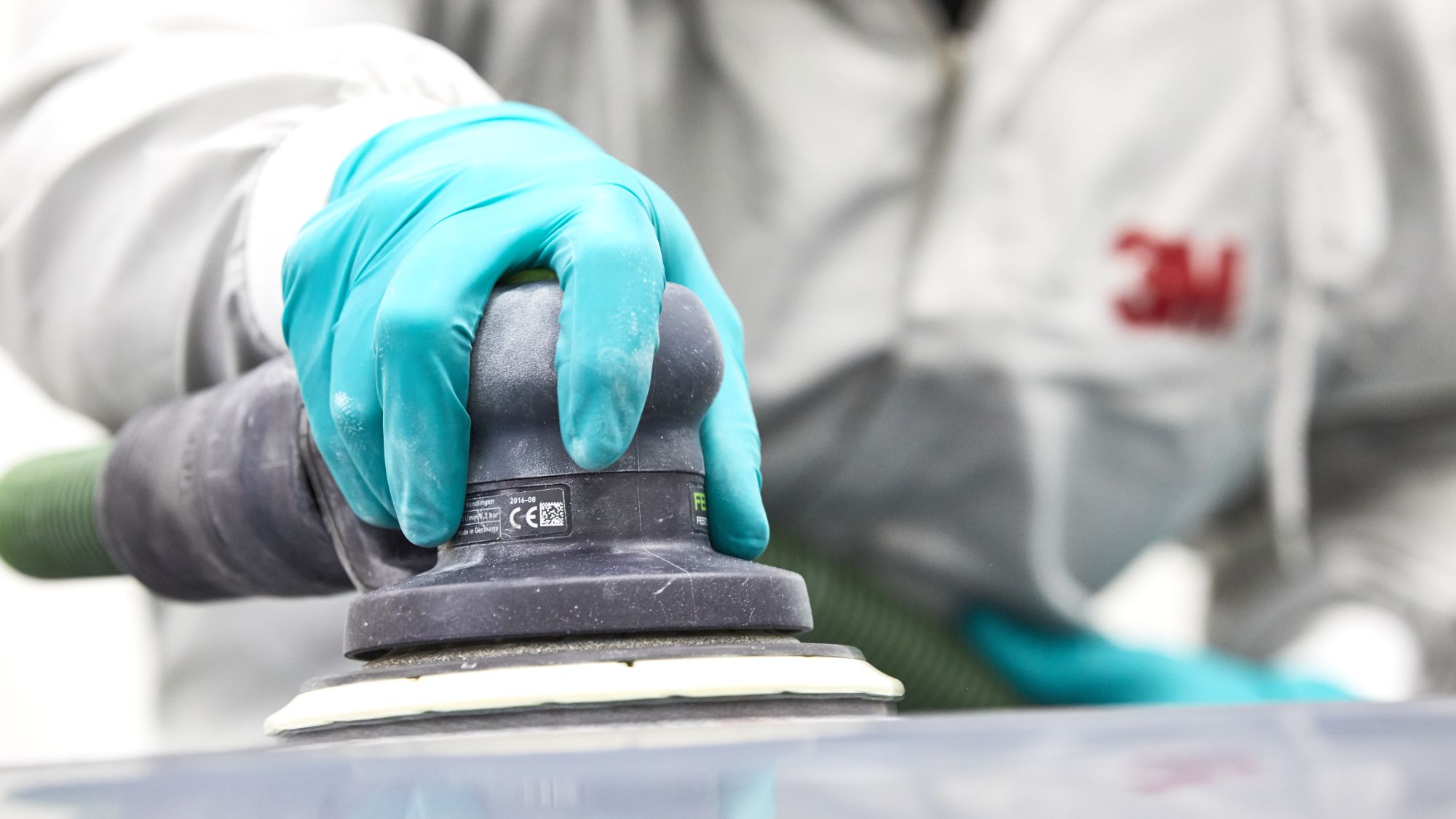 3M™ Hookit™ Disco abrasivo de acabado 260L, 150 mm, 15 agujeros, P1500, 51053