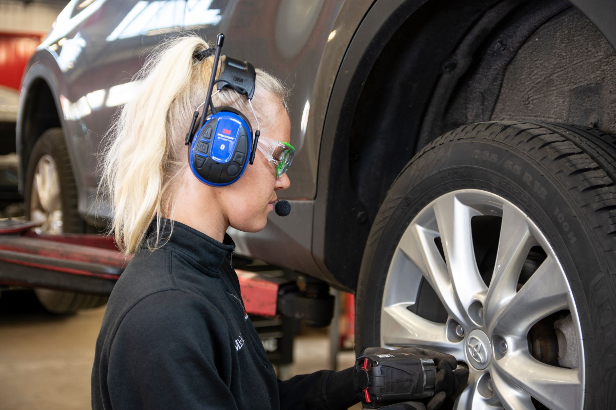 3M™ PELTOR™ WS™ ALERT™ XPI Orejeras, 30 dB, Bluetooth®, aplicación móvil, diadema, MRX21A3WS6