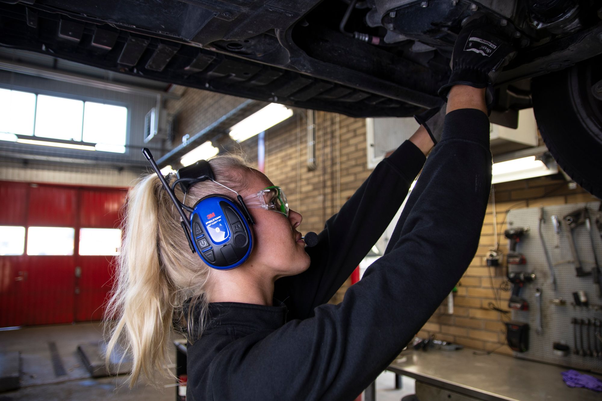 3M™ PELTOR™ WS™ ALERT™ XPI Orejeras, 30 dB, Bluetooth®, aplicación móvil, diadema, MRX21A3WS6