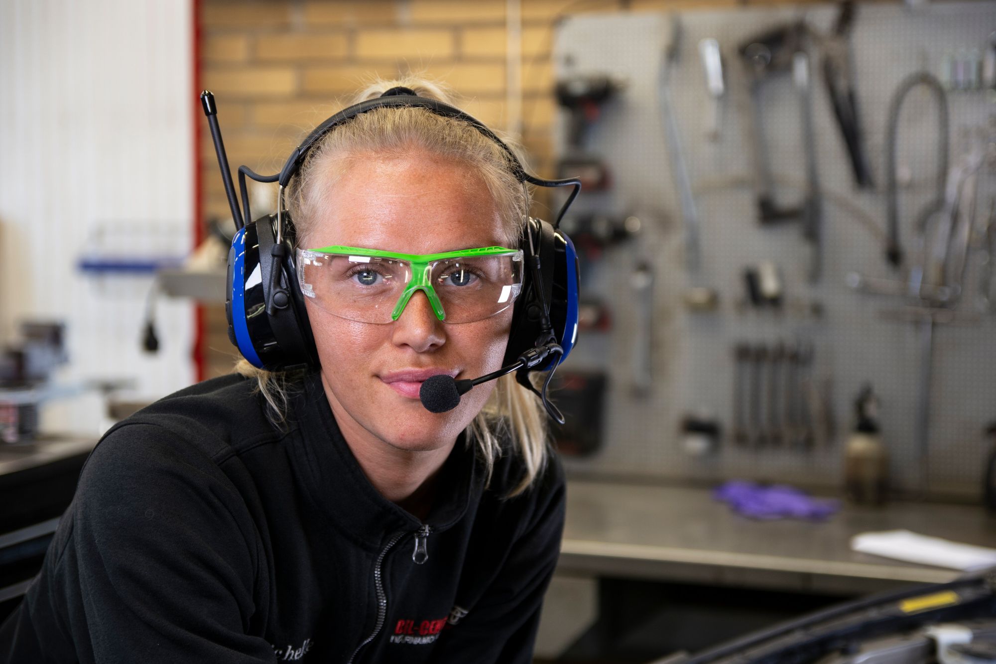 3M™ PELTOR™ WS™ ALERT™ XPI Orejeras, 30 dB, Bluetooth®, aplicación móvil, diadema, MRX21A3WS6