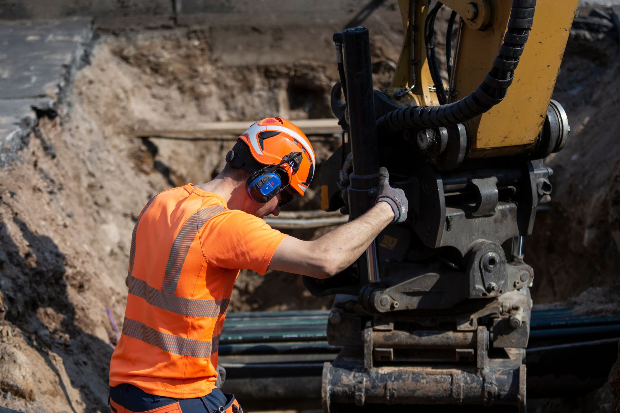 3M™ PELTOR™ WS™ ALERT™ XPI Orejeras, 30 dB, Bluetooth®, aplicación móvil, acopladas al casco, MRX21P3E3WS6