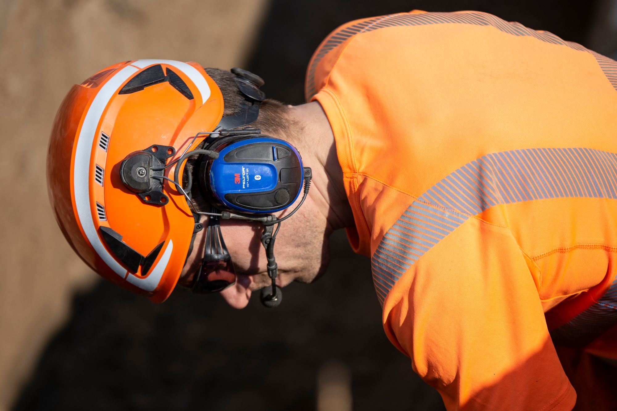 3M™ PELTOR™ WS™ ALERT™ XPI Orejeras, 30 dB, Bluetooth®, aplicación móvil, acopladas al casco, MRX21P3E3WS6