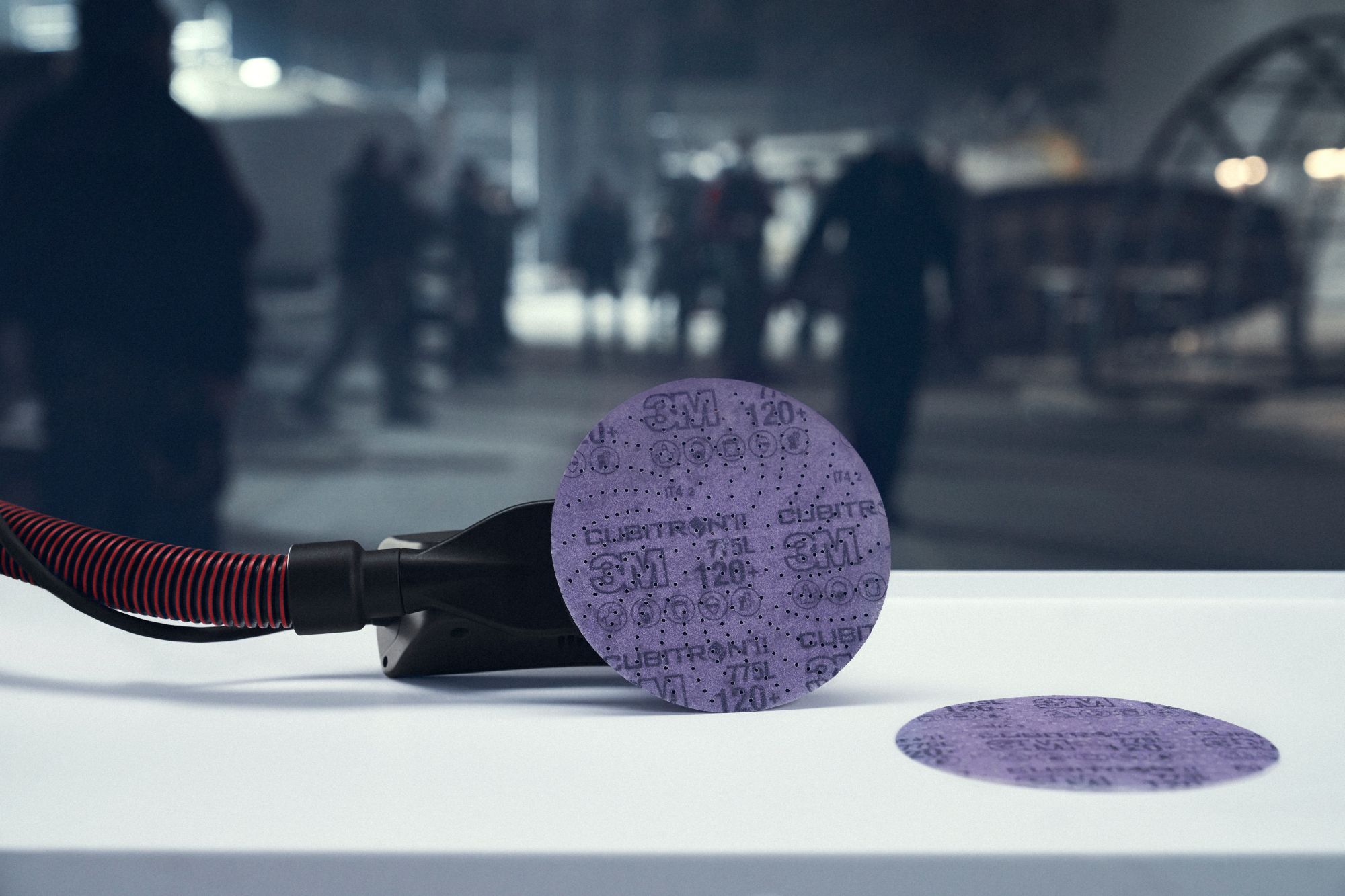 3M™ Cubitron™ II Hookit™ Disco soporte Film 775L, 203mm, 180+, Sin Agujeros, 26148 (5 x 50 discos/caja)