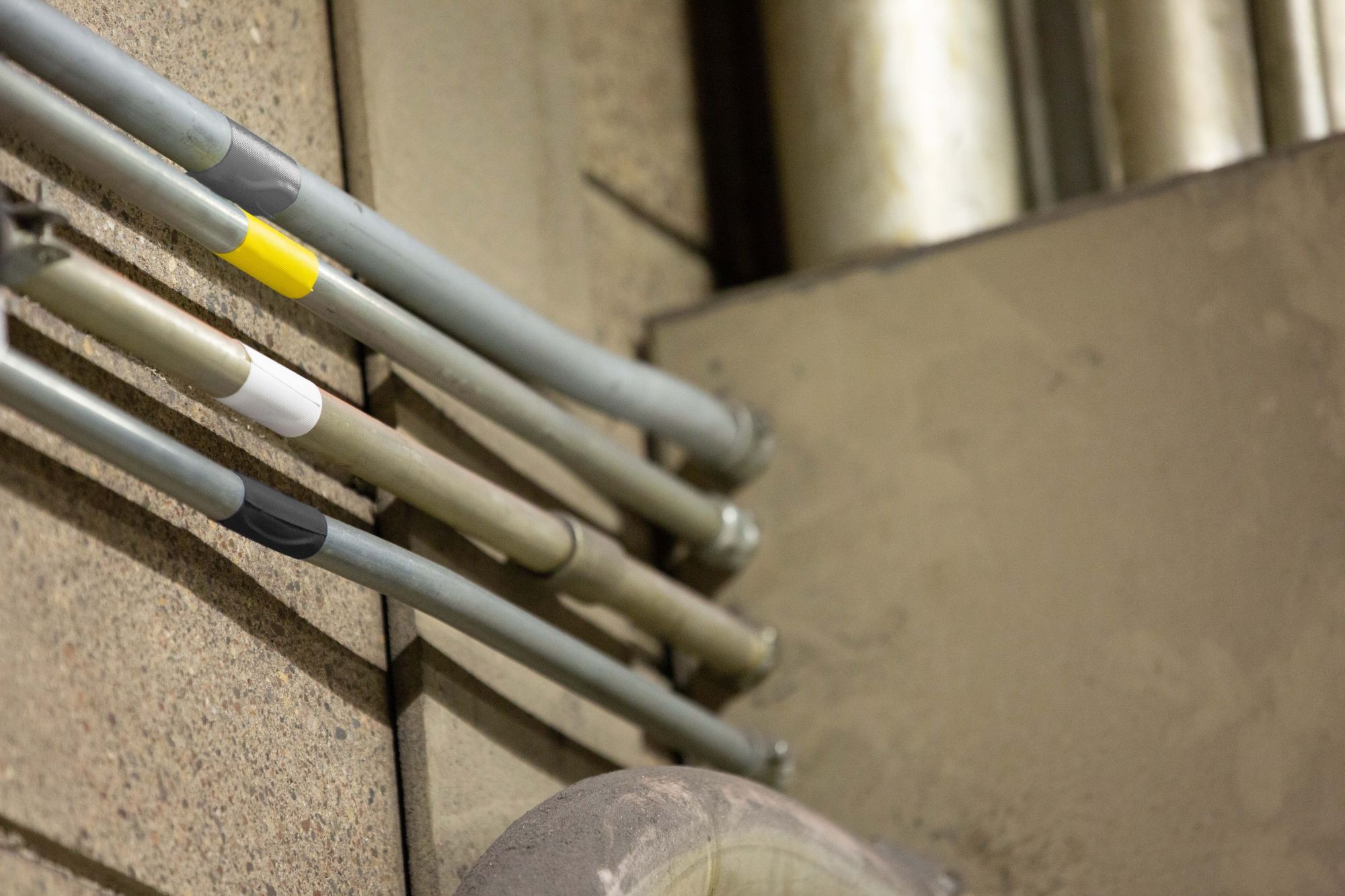 3M™ Cinta adhesiva de vinilo 3903i, Negro, 50 mm x 50 m