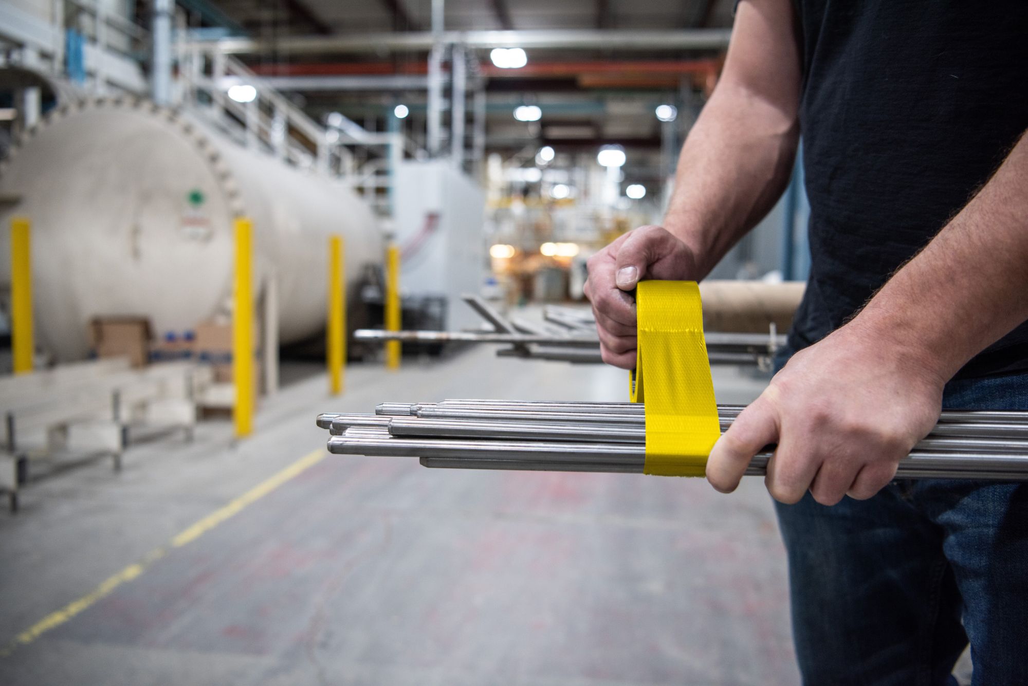 3M™ Cinta adhesiva de vinilo 3903i, Negro, 50 mm x 50 m