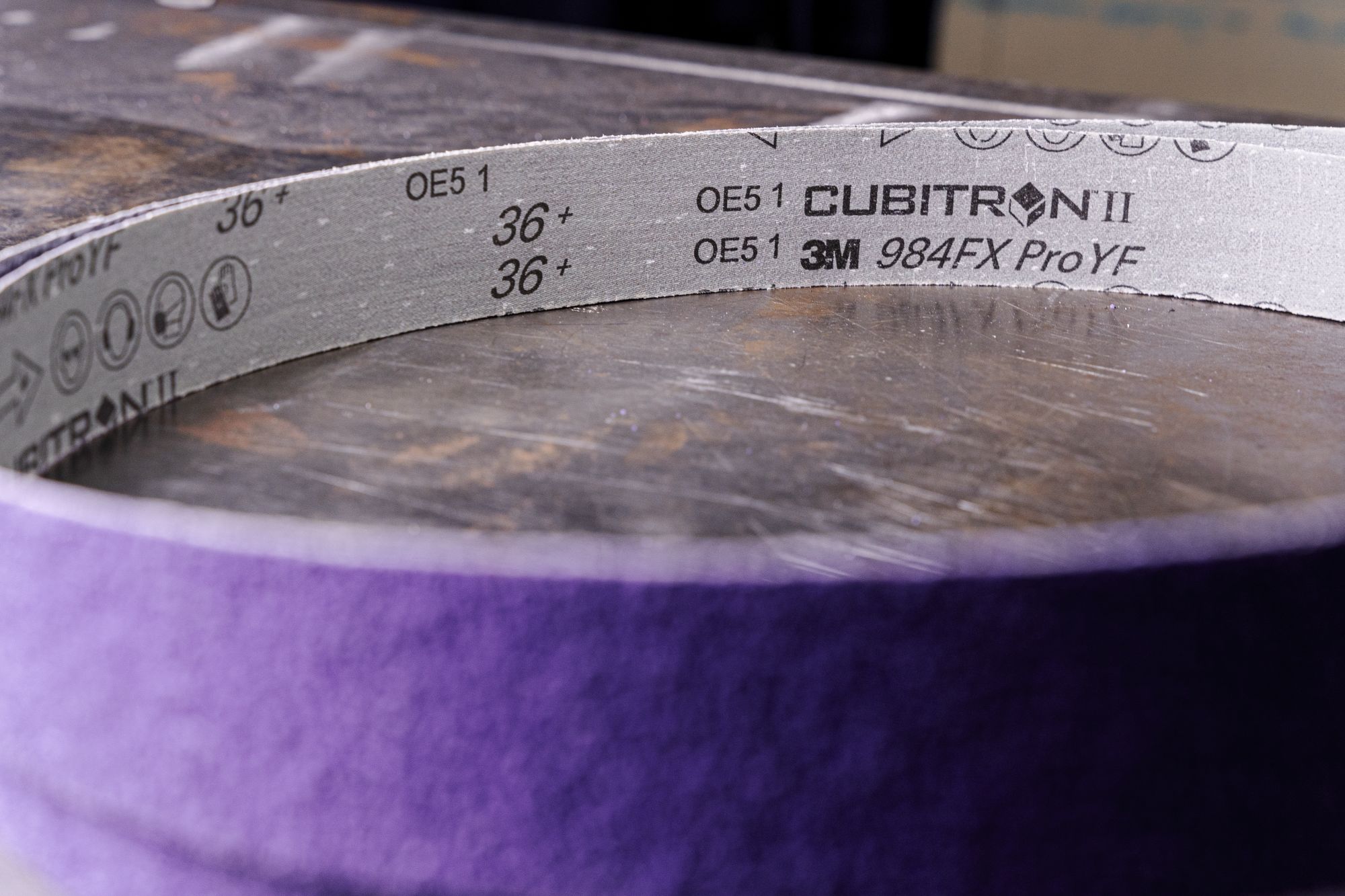 3M™ Cubitron™ II Banda abrasiva 984FX Pro, 36+, 50 mm x 2000 mm