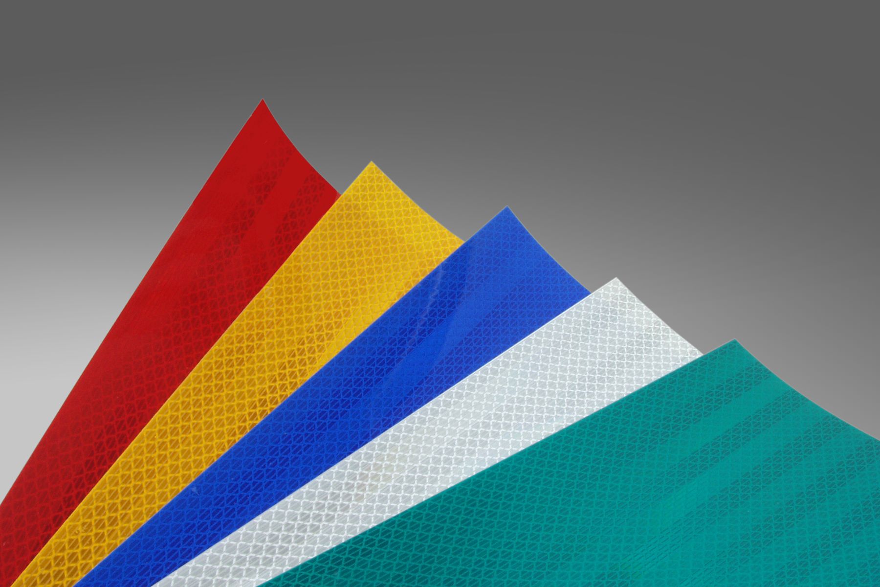 3M™ High Intensity Prismatic 3930 Lámina Retrorreflectante Microprismática Clase RA2 sin empalmes