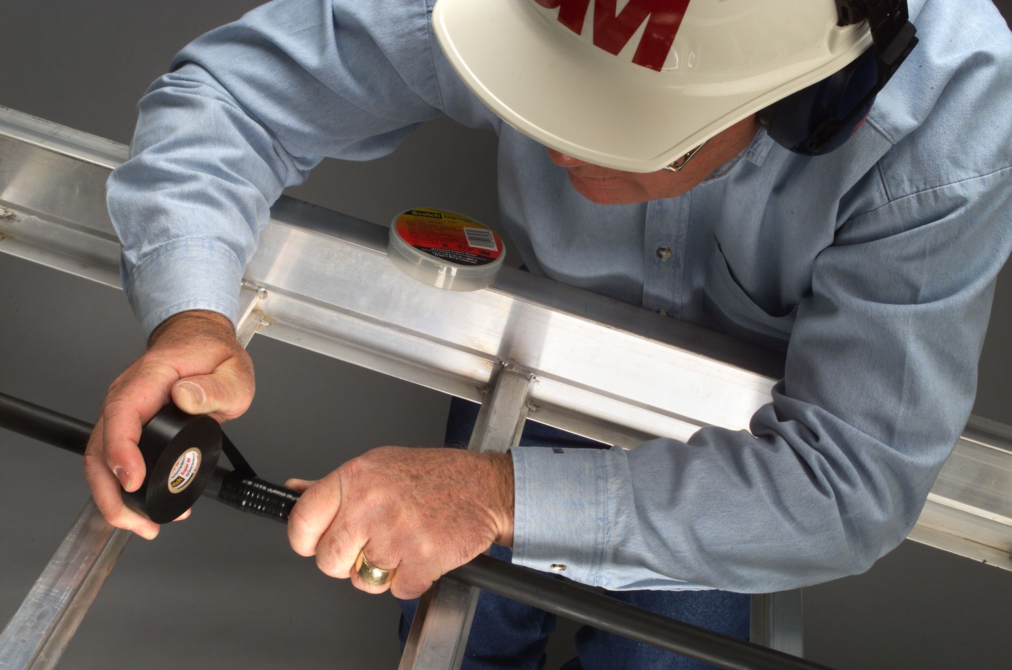 Cinta eléctrica de vinilo negra Scotch® Super 88 de 3M™ de 50 mm x 33 m