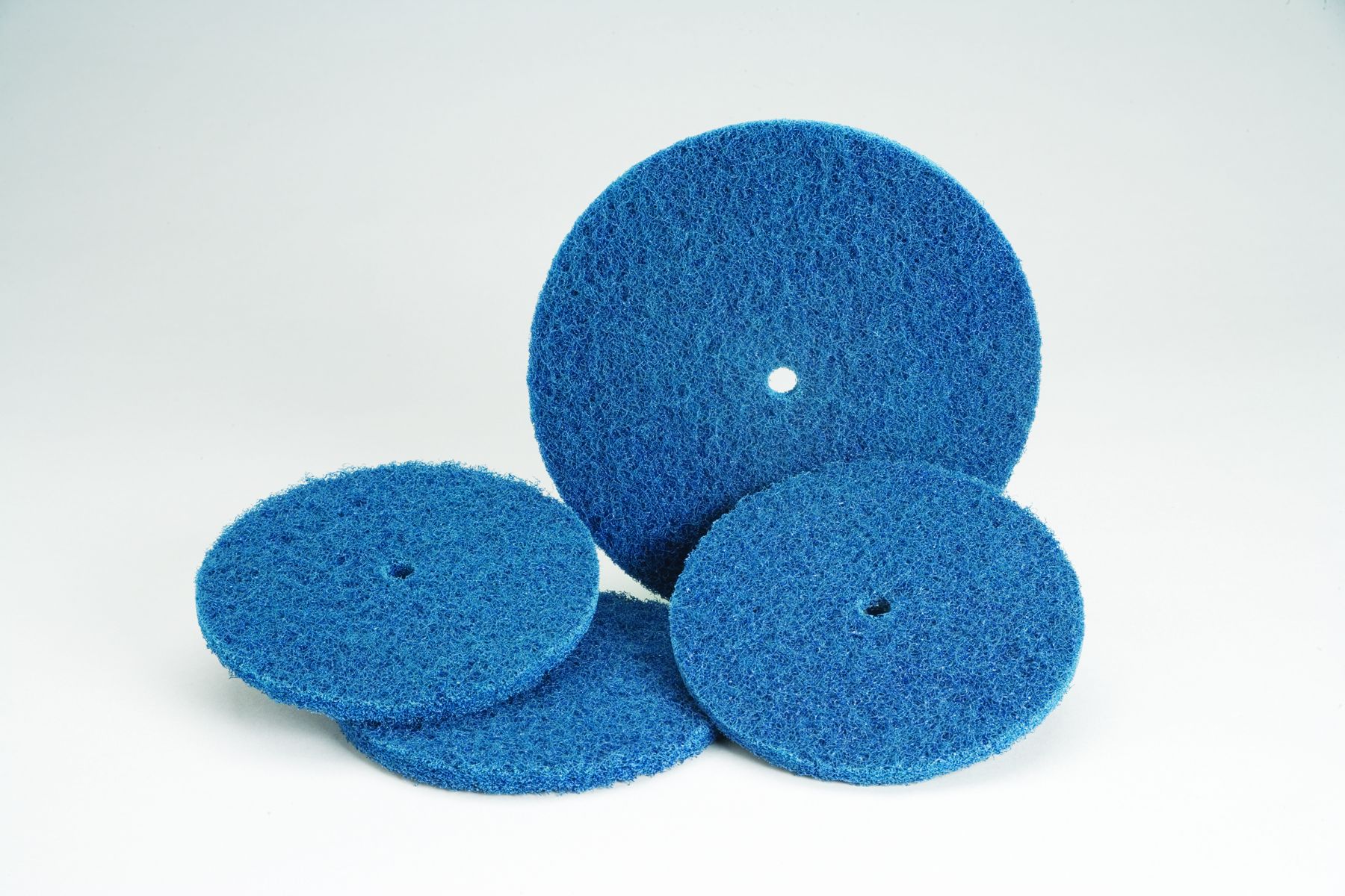 3M™ Standard Abrasives™ Buff and Blend HS Disc 810710, 6 in x 1/2 in, A MED