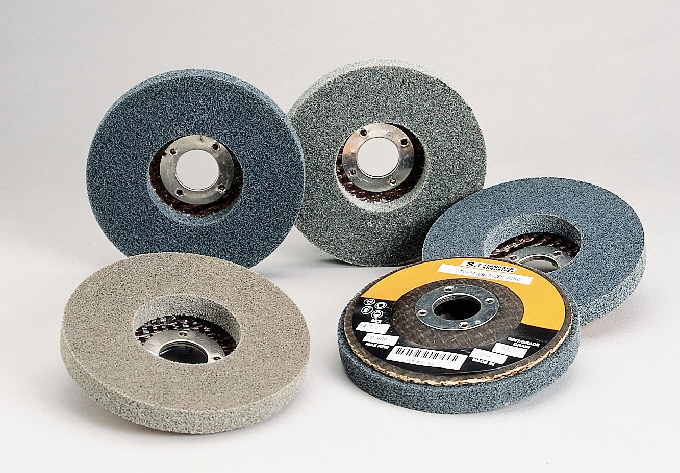 3M™ Standard Abrasives™ Type 27 Rueda Unitized 811632, 632 4-1/2 in x 1/2 in x 7/8 in