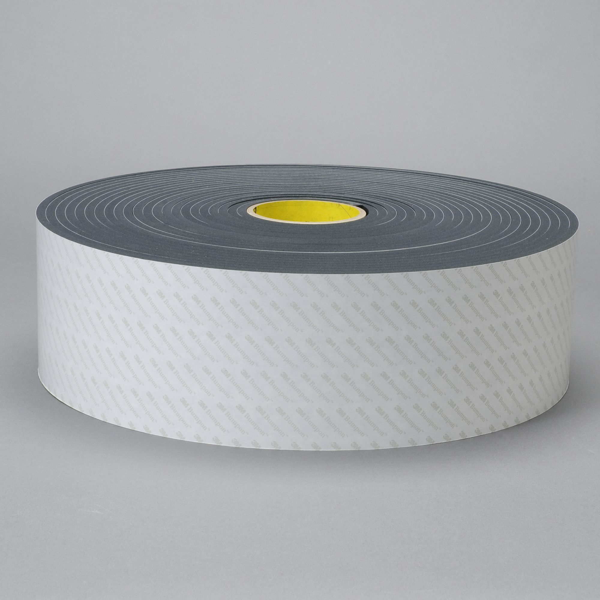 3M™ Bumpon SJ5904 Negro, A20FL, rollo 114.0 MM x 16.5 M