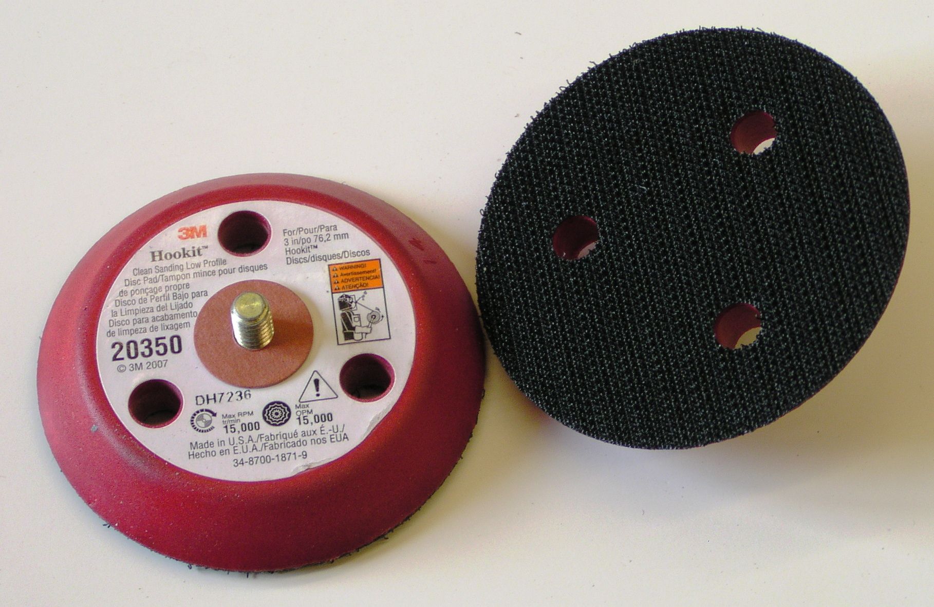 3M™ Hookit™ Plato Soporte de perfil bajo para discos multiagujero, 76 mm x 12.7 mm x 6mm, Rojo