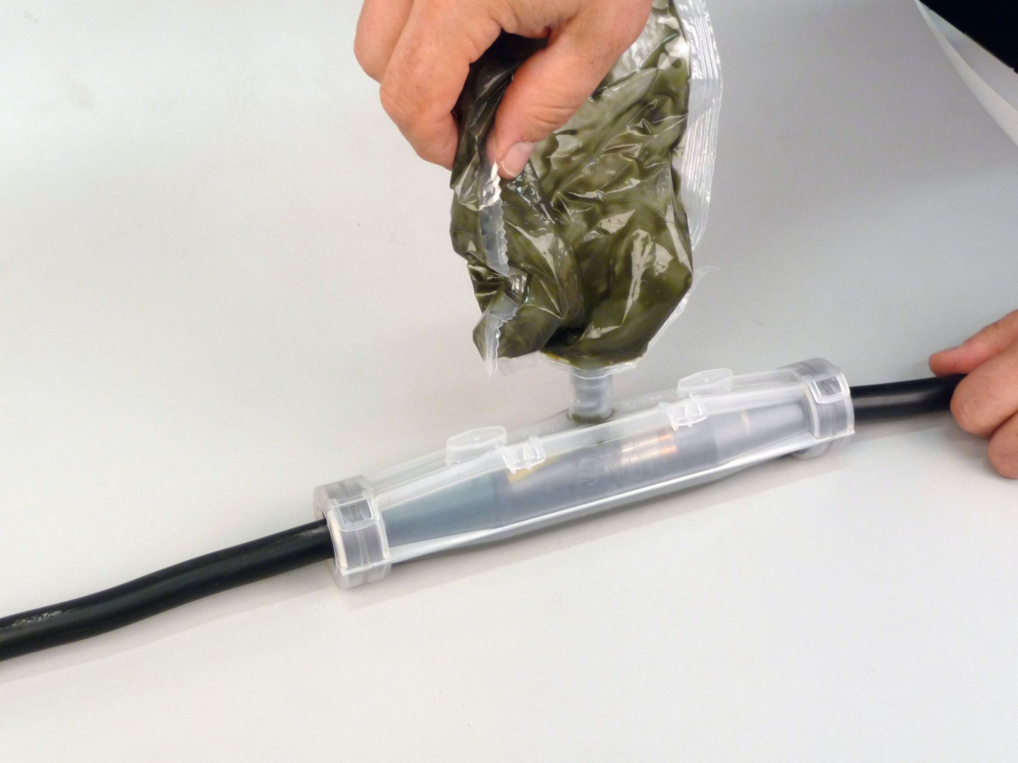 3M™ Scotchcast™ Resina 92 NB-A5 ( Empalme recto de resina cable SIN apantallar hasta 0,6/1 kV)