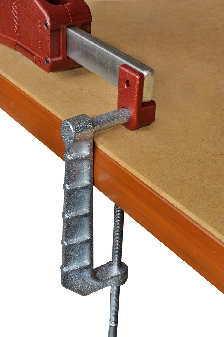 Tornillo de apriete tipo G para sujeción de mesa