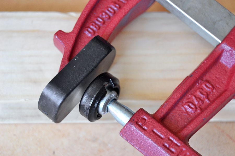 Protectores para tornillos apriete marqueteria