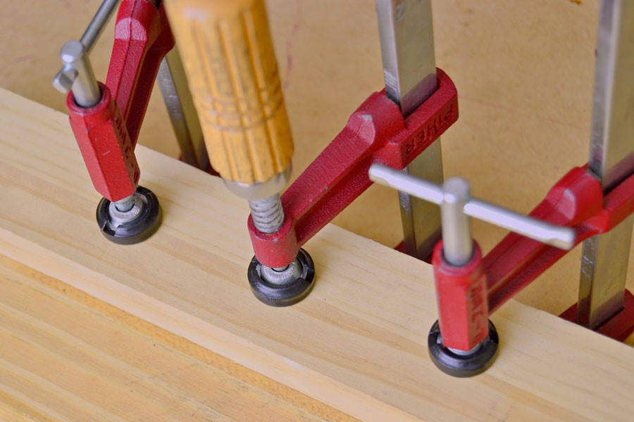 Protectores para tornillos apriete marqueteria