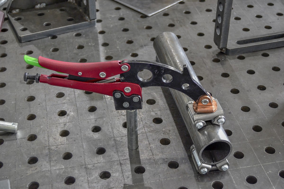 TGA · Grapa Autoajustable de mesa