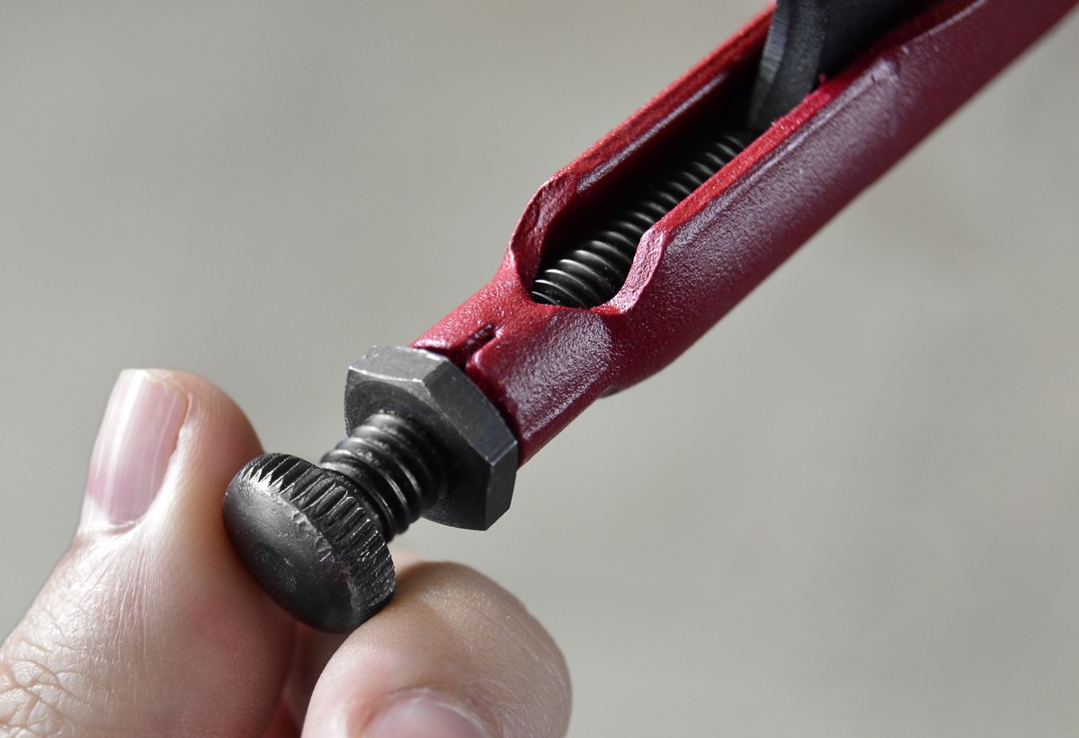 TGA160 - Grapa Autioajustable Rápida