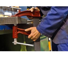 Tornillo de apriete sistema de émbolo gran potencia