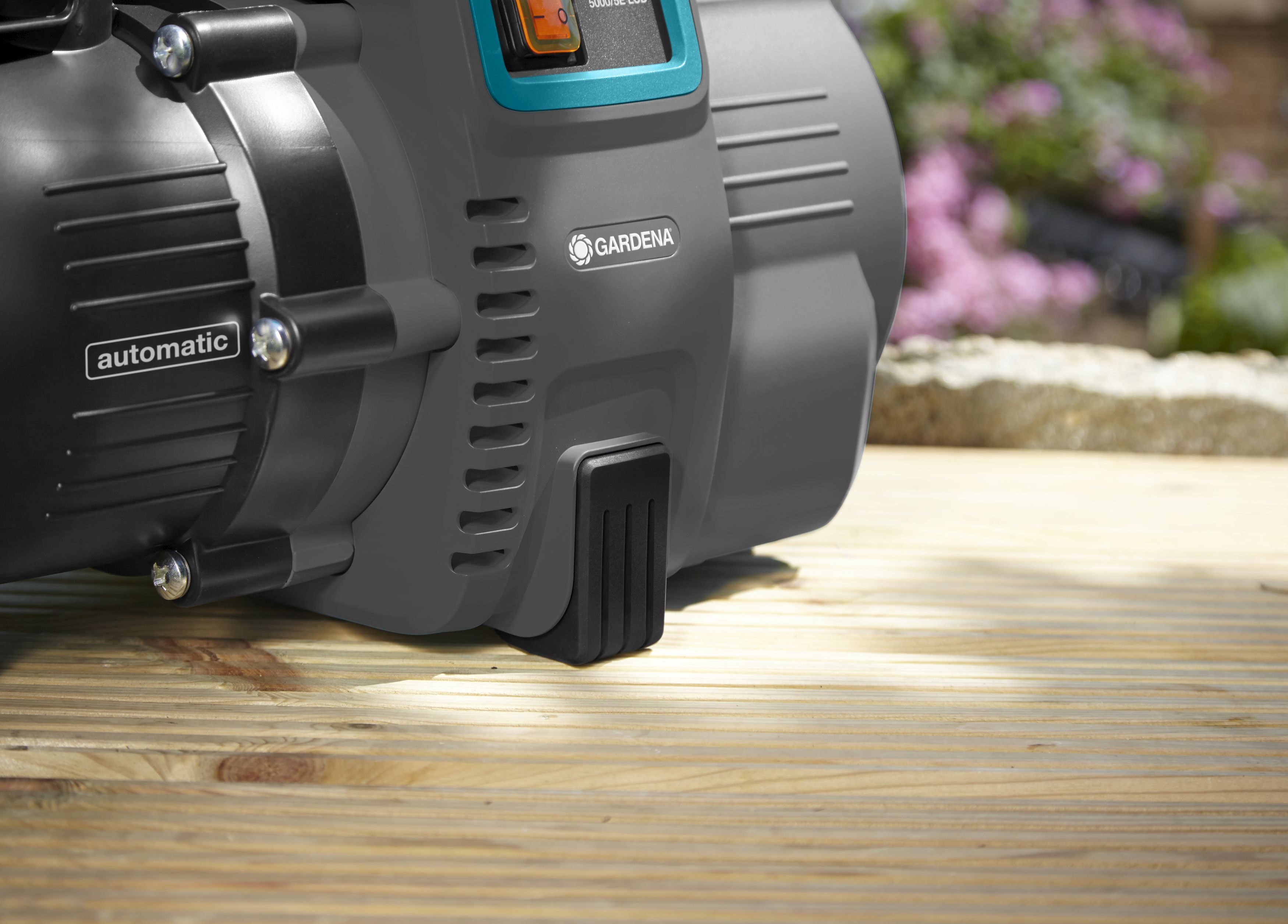 Estación de bombeo electrónica 5000/5 E LCD Comfort