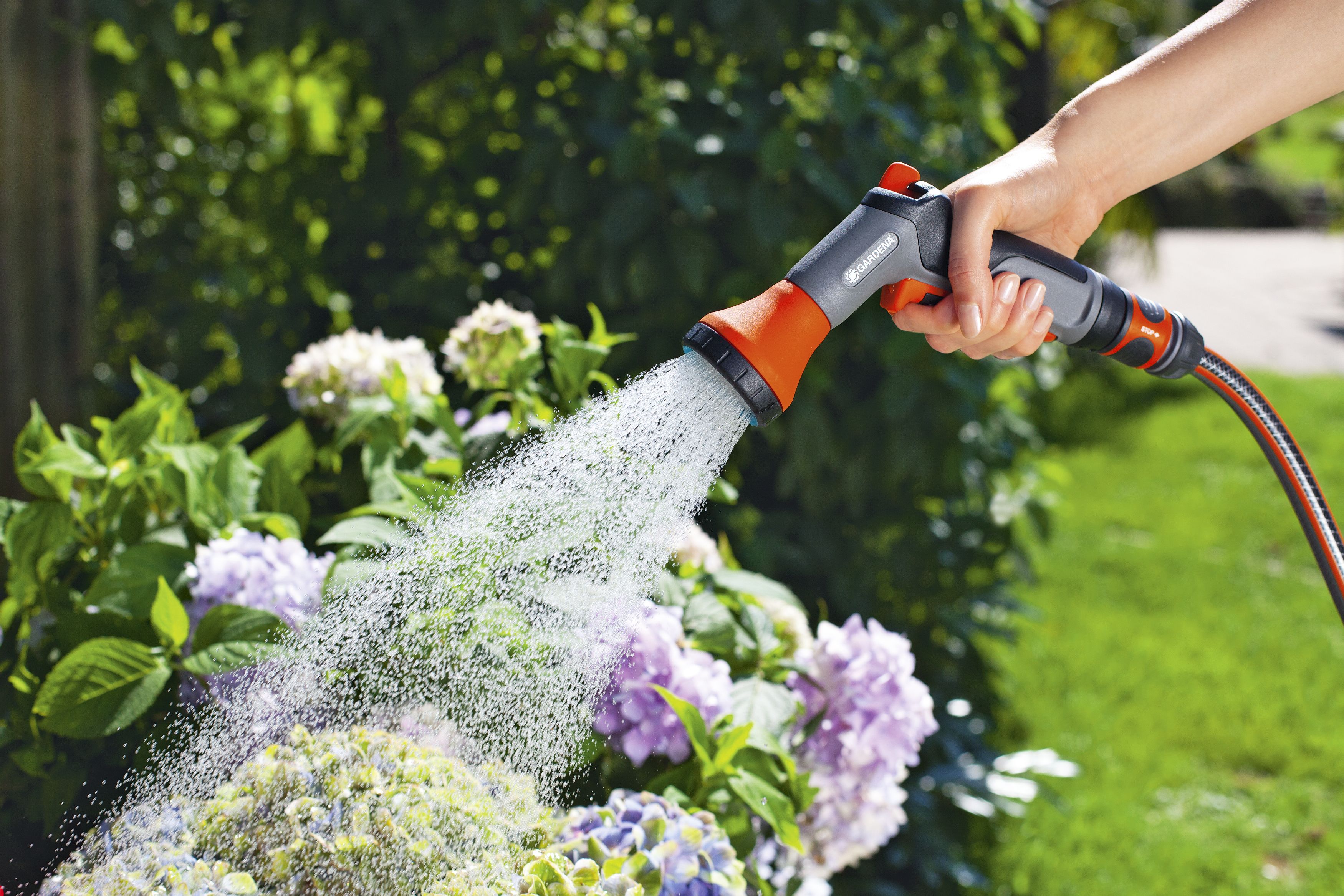 Pistola rociadora de riego multichorro Classic. Blister