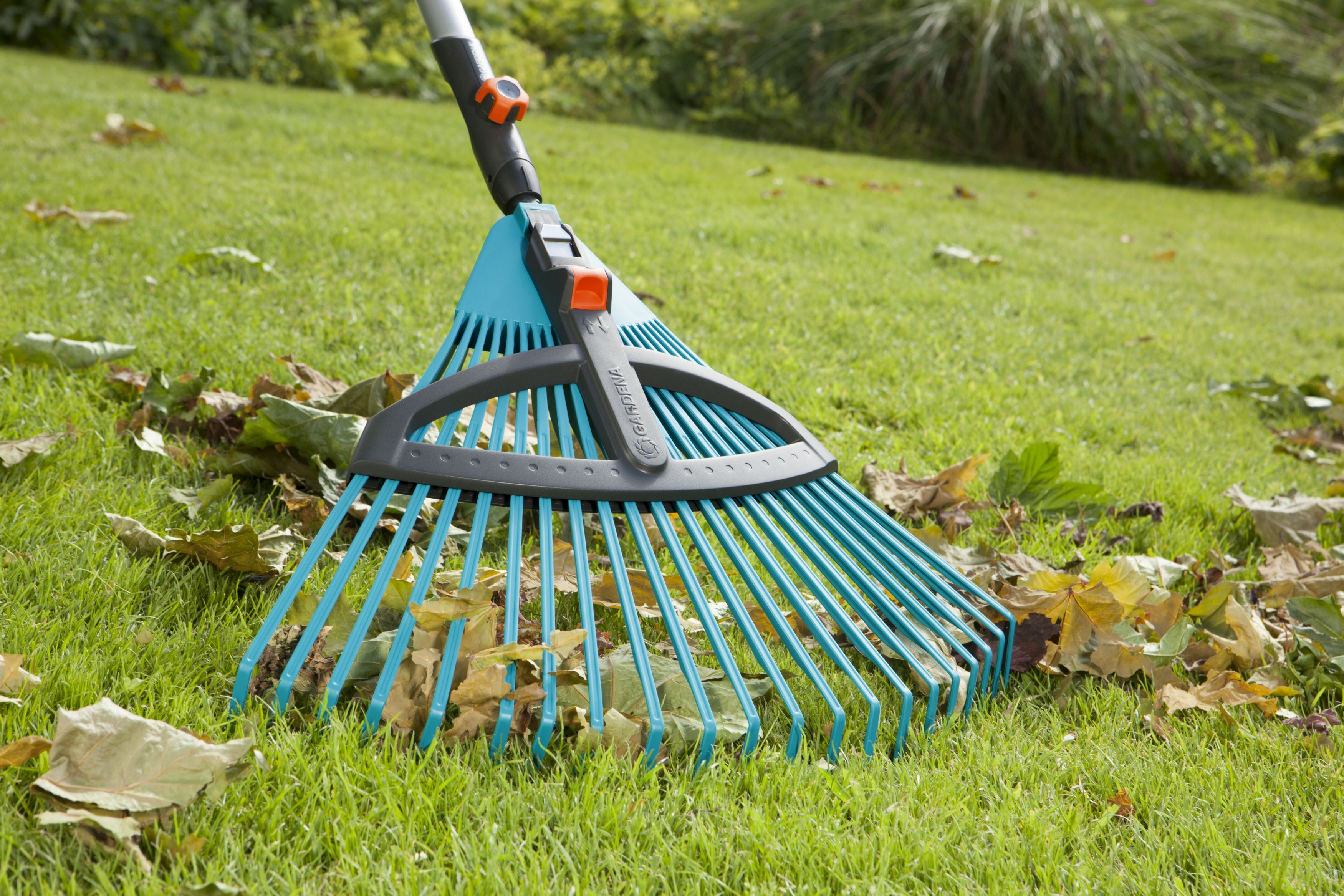 Promo escoba plástico graduable Combisytem con mango 130 cm