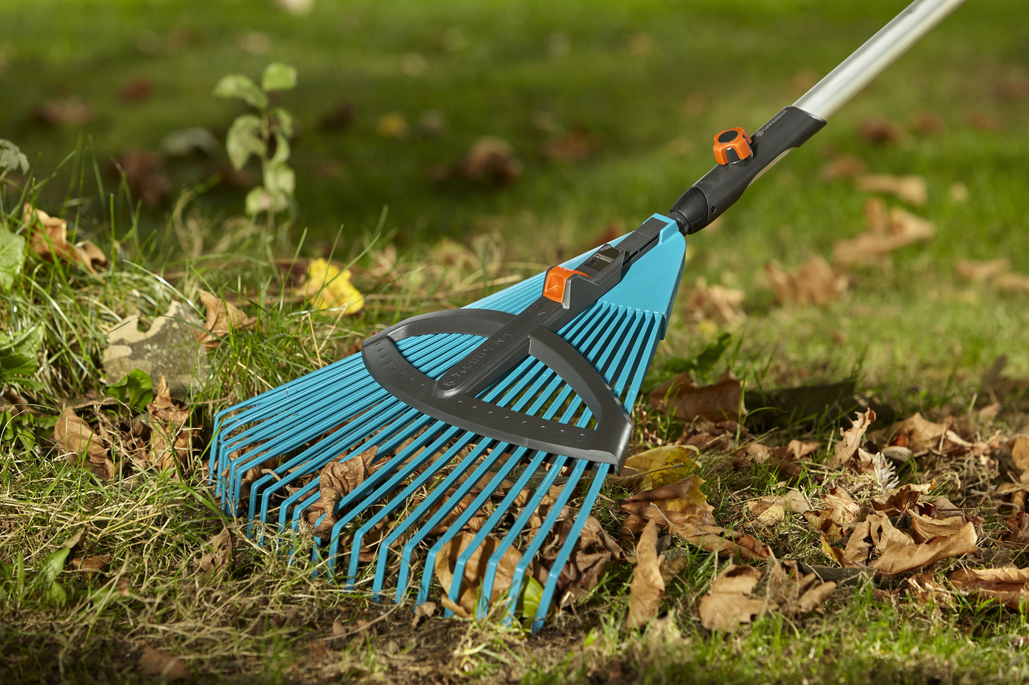 Promo escoba plástico graduable Combisytem con mango 130 cm