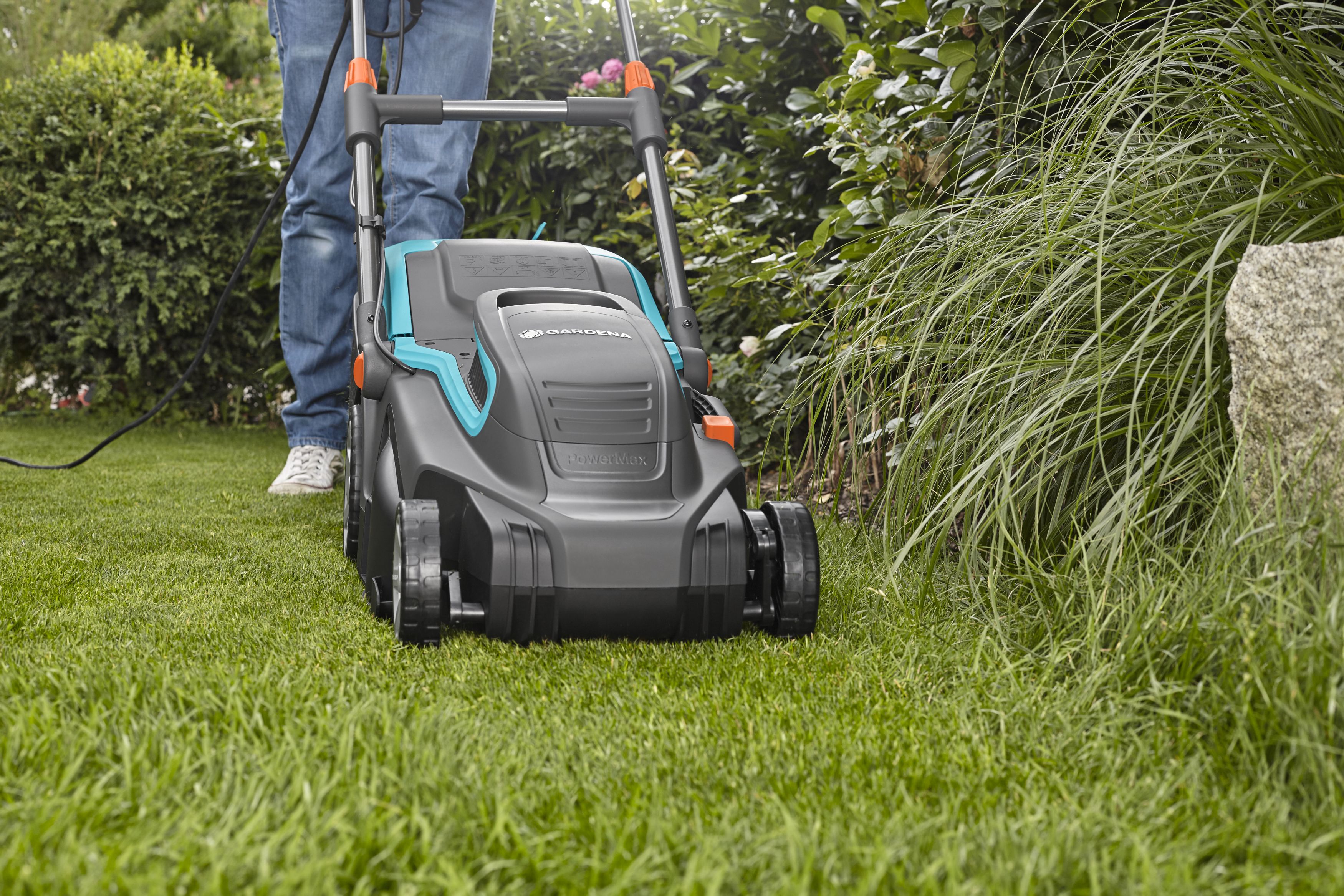 Cortacésped PowerMax 1600/37