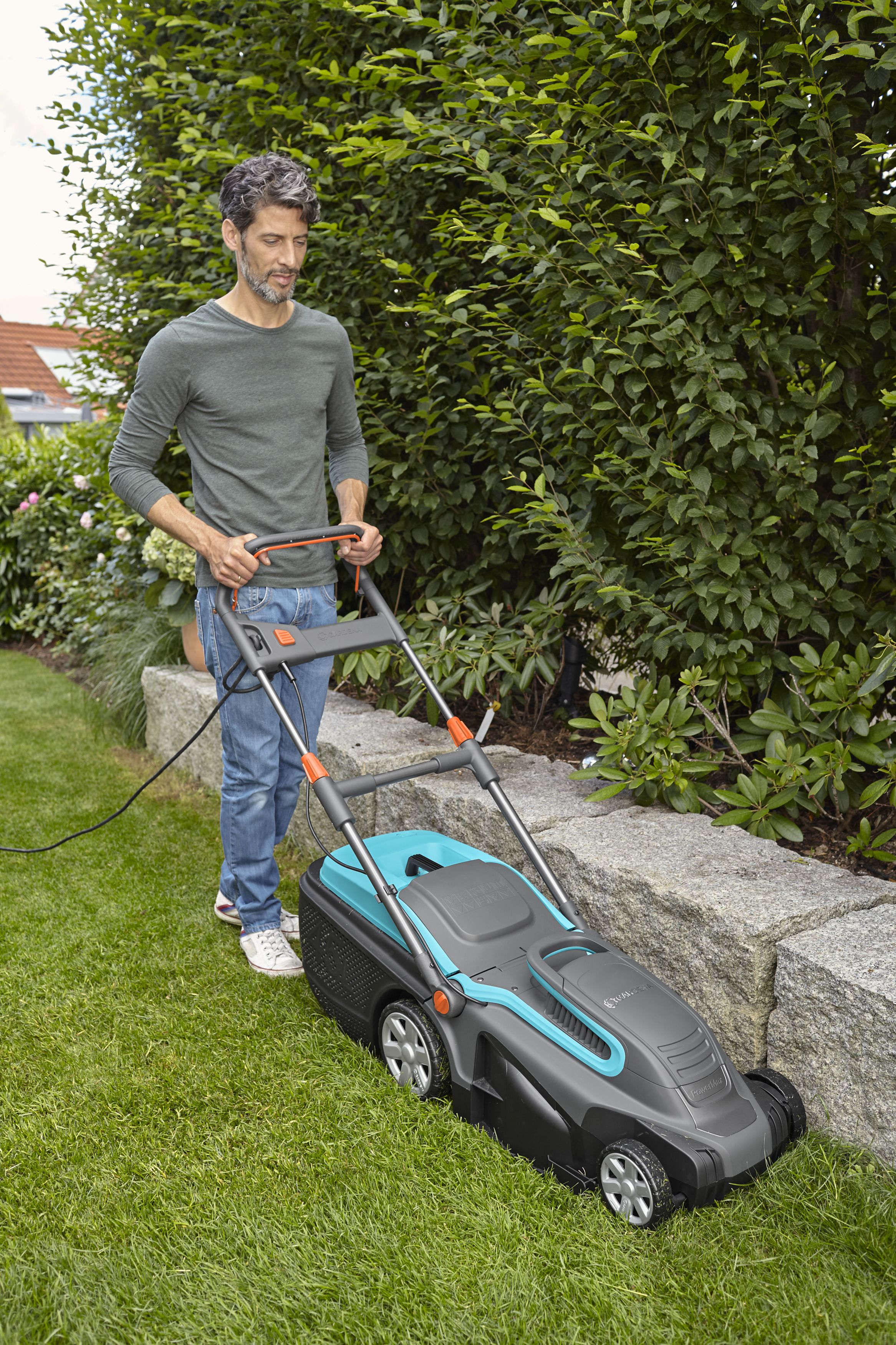 Cortacésped PowerMax 1600/37