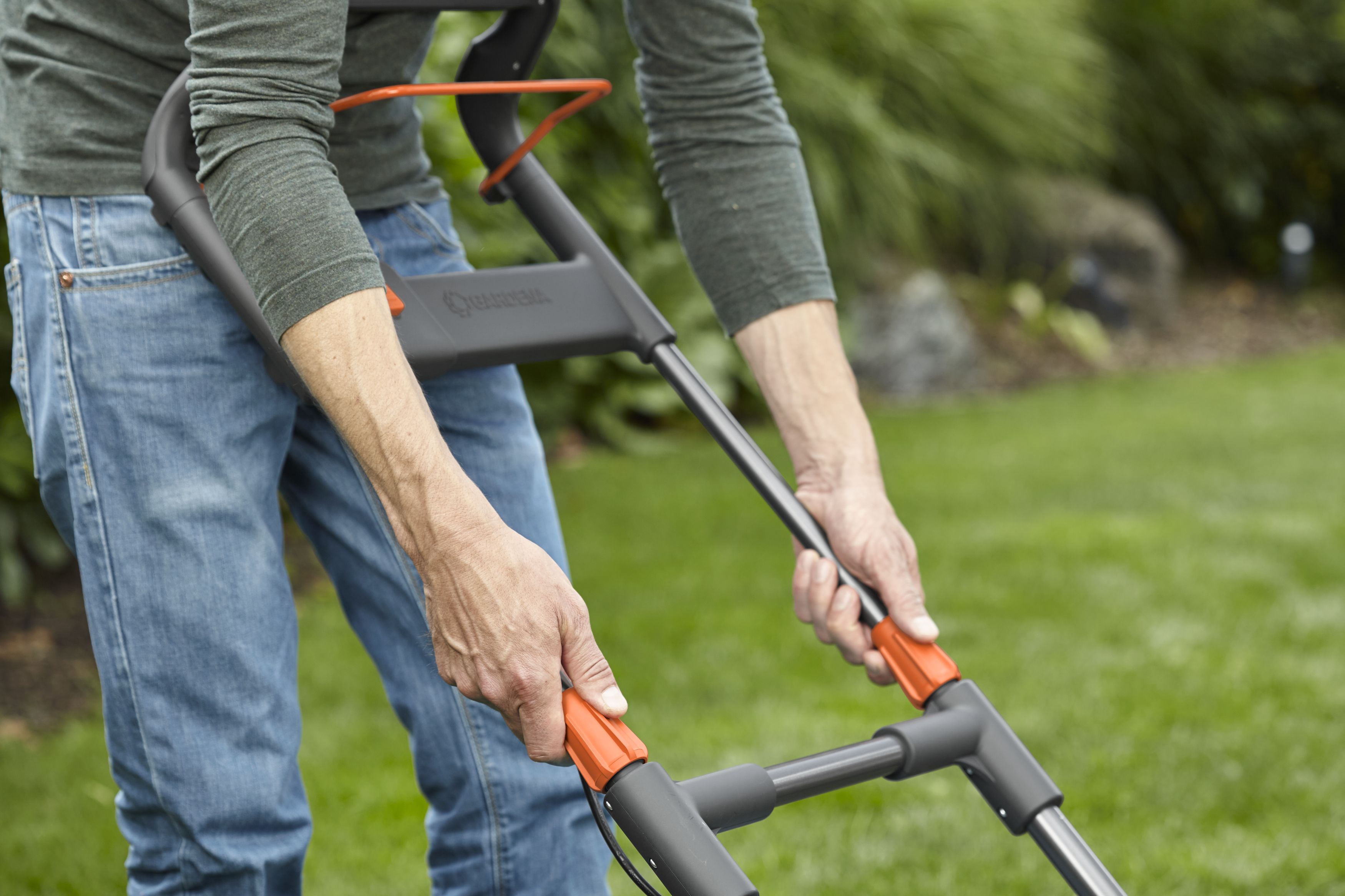 Cortacésped PowerMax 1600/37