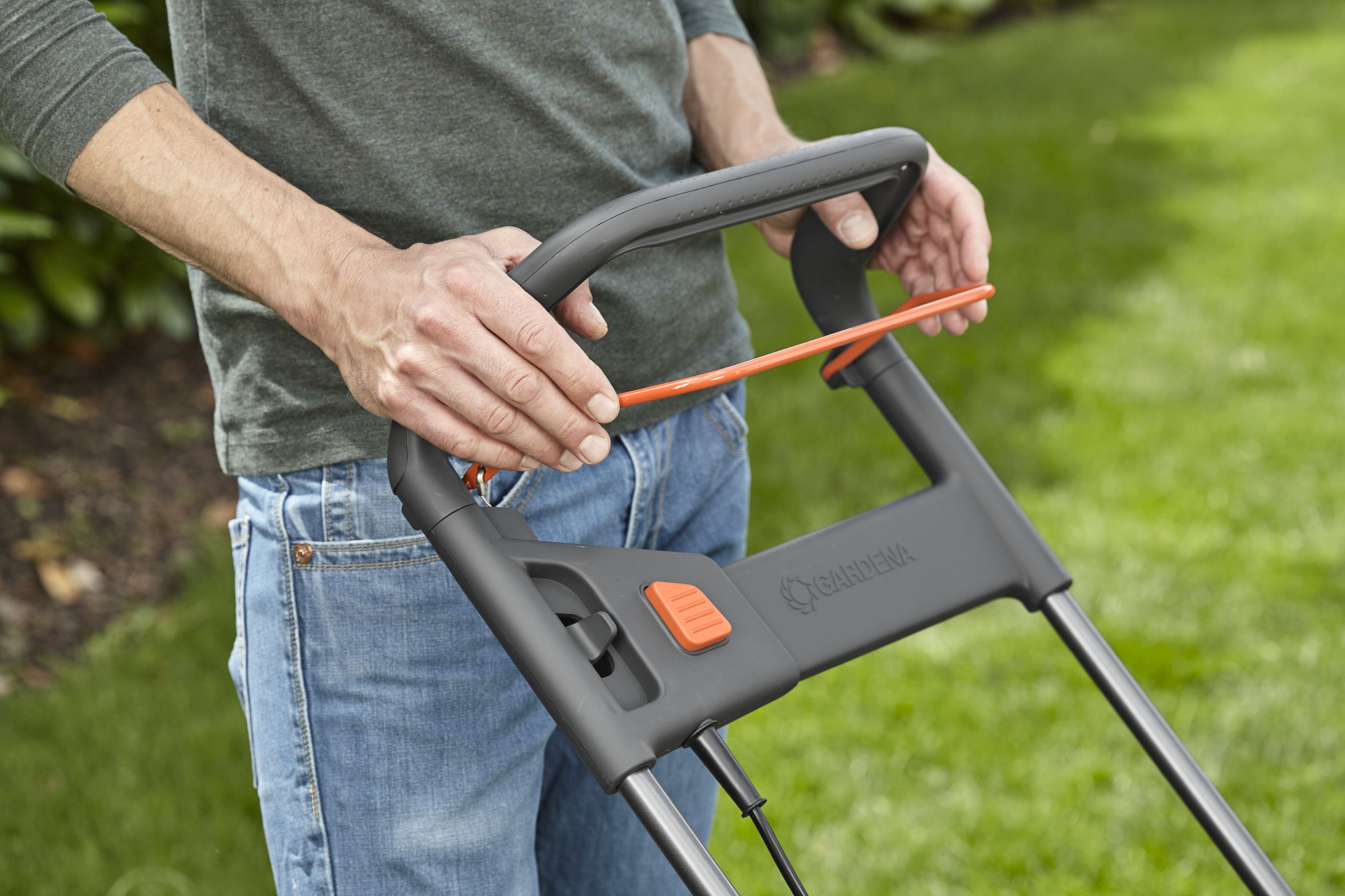 Cortacésped PowerMax 1600/37