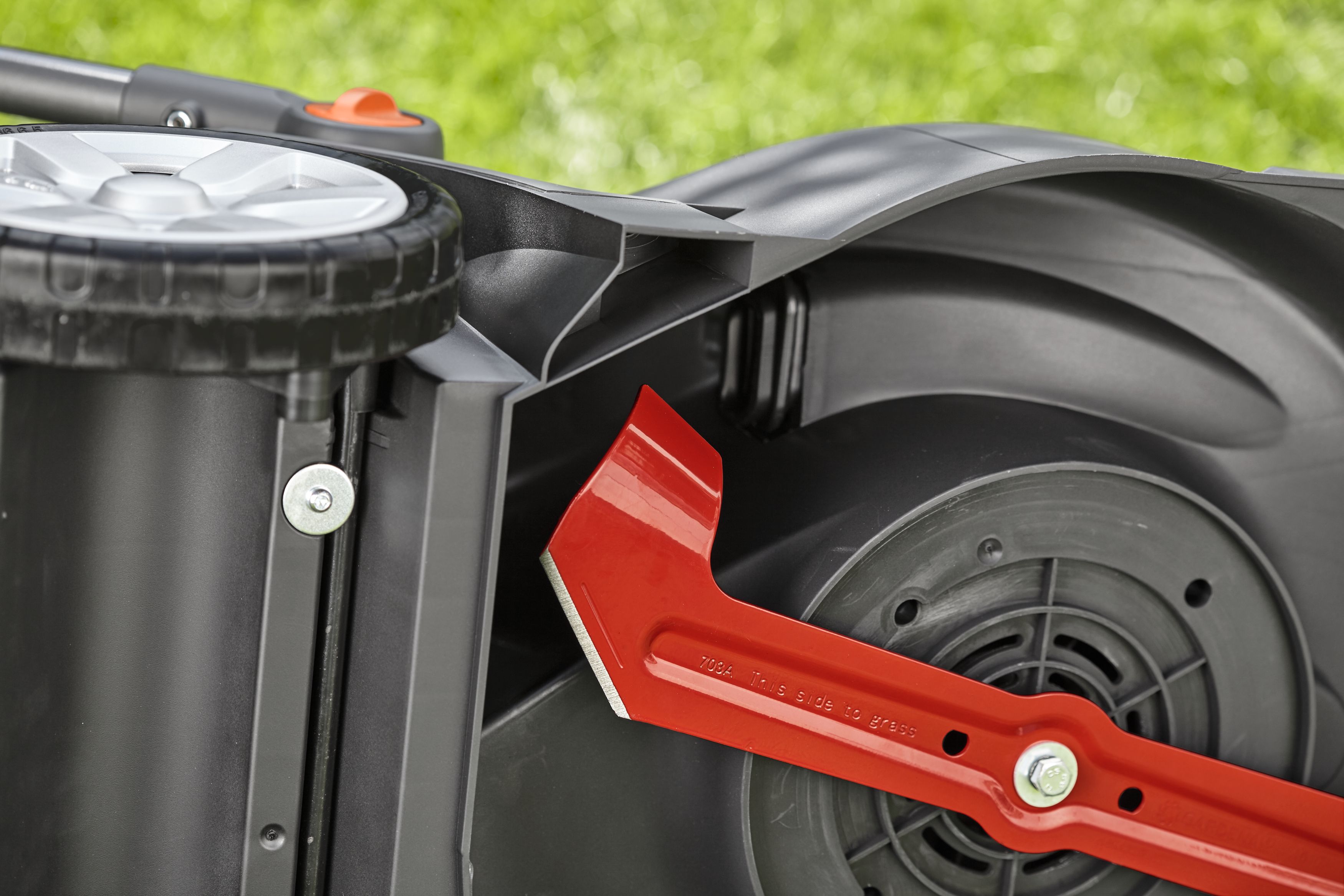 Cortacésped PowerMax 1600/37