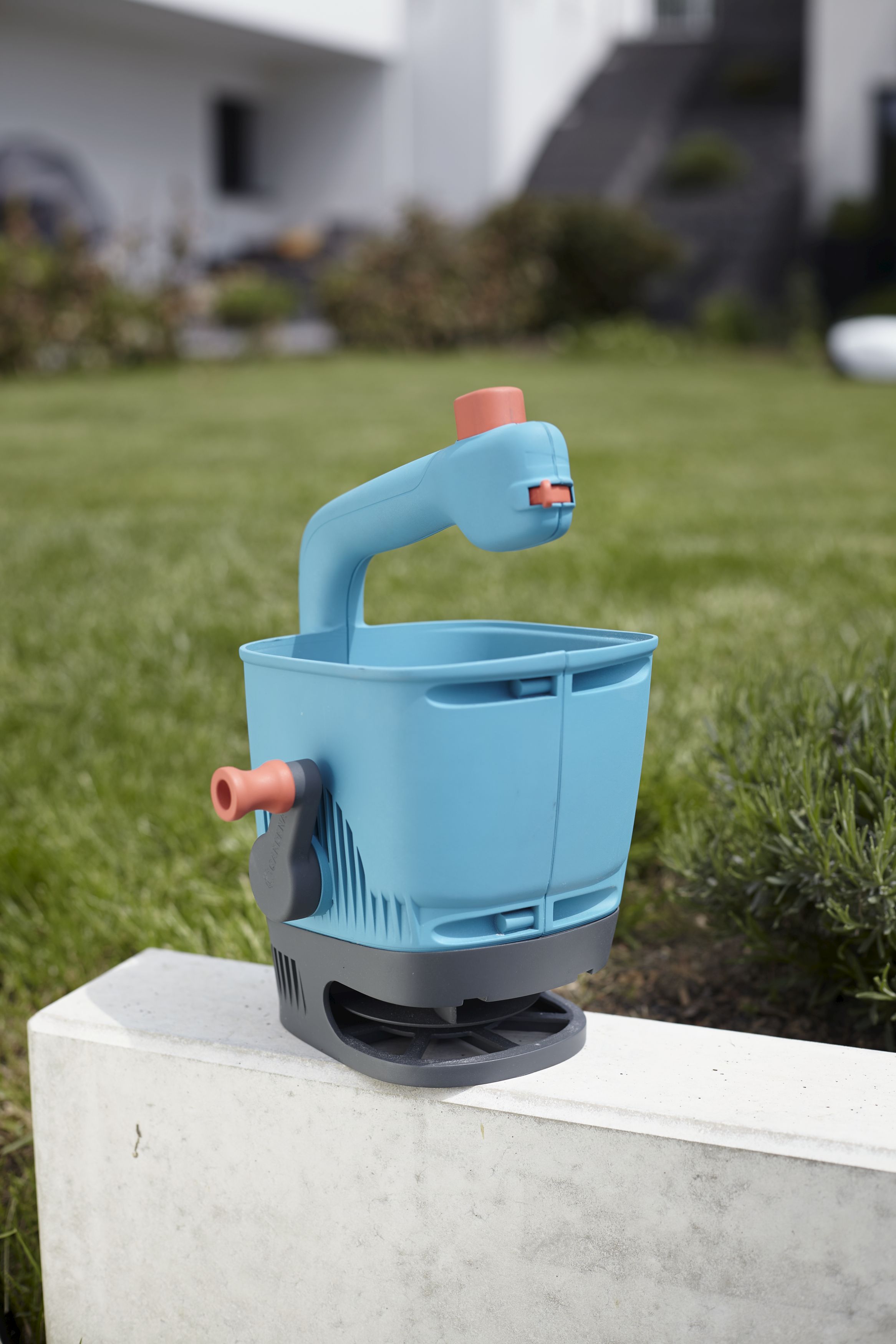 Esparcidor de mano M