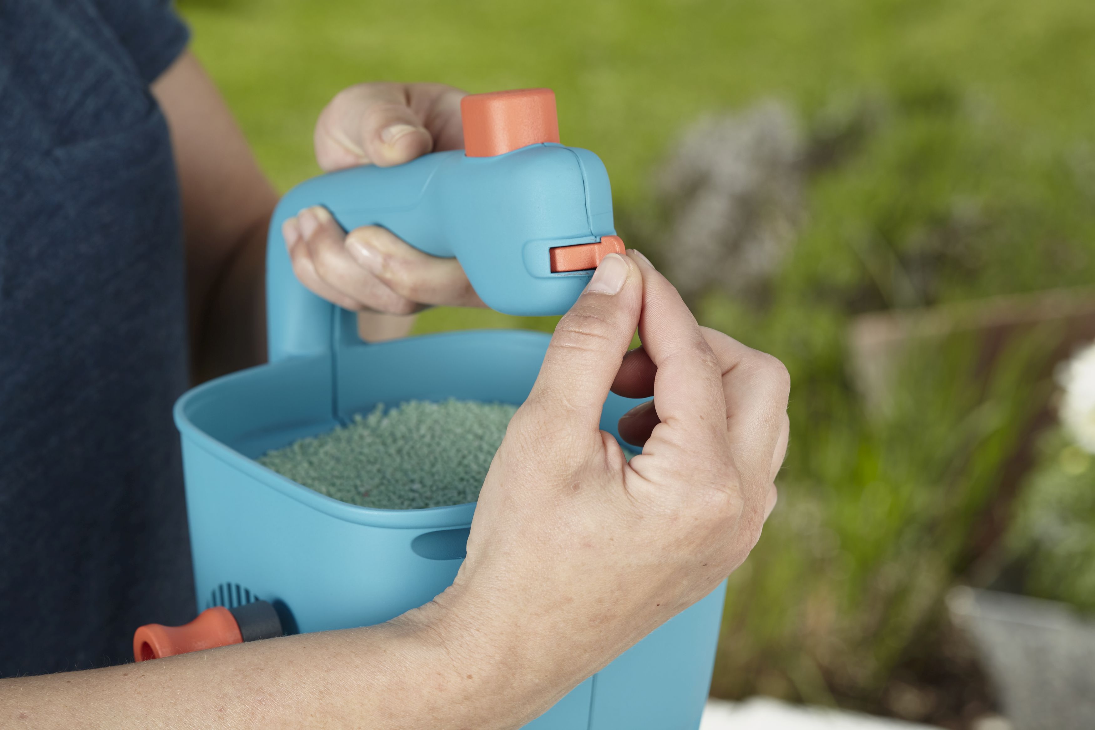 Esparcidor de mano M