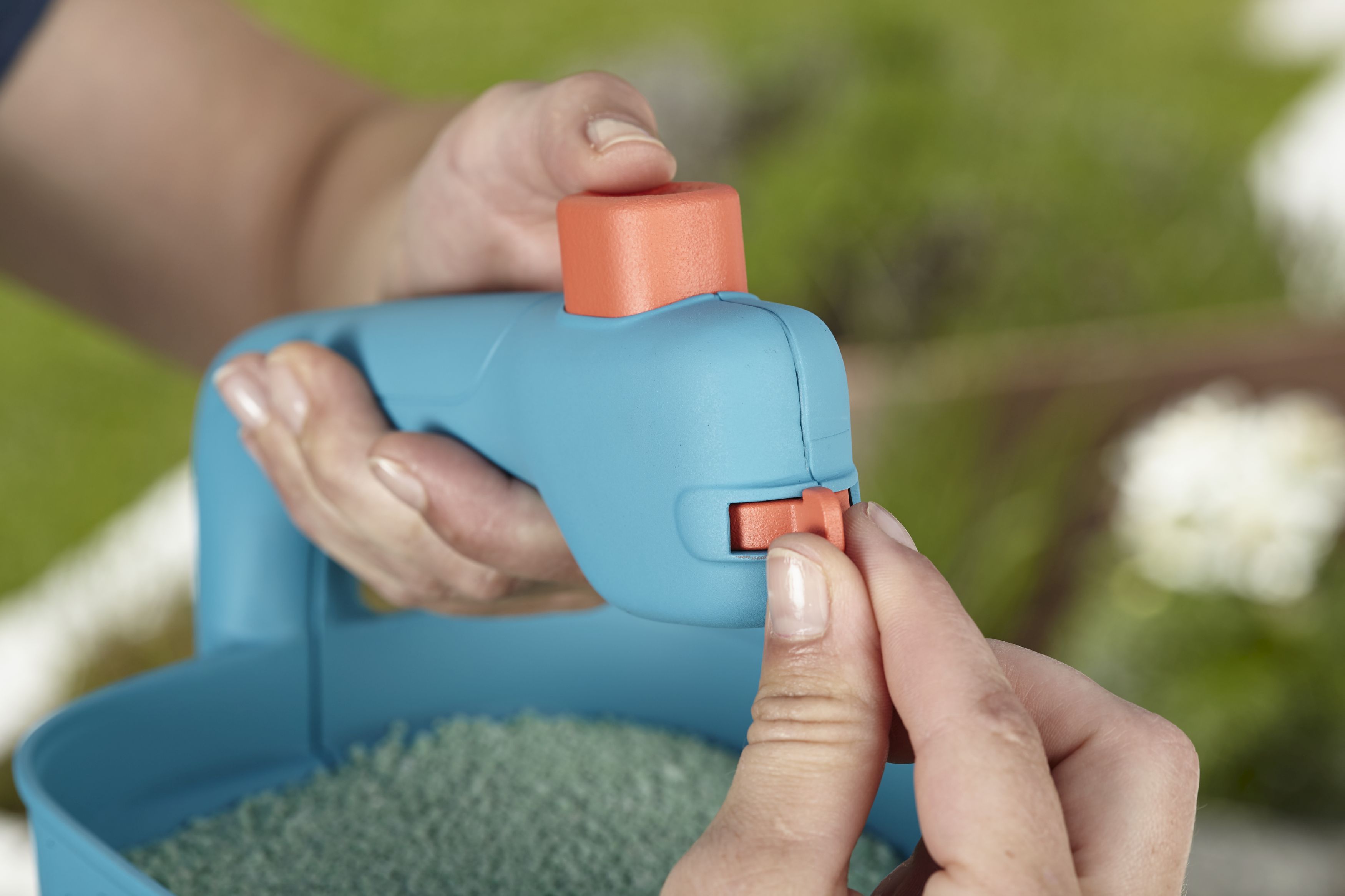 Esparcidor de mano M