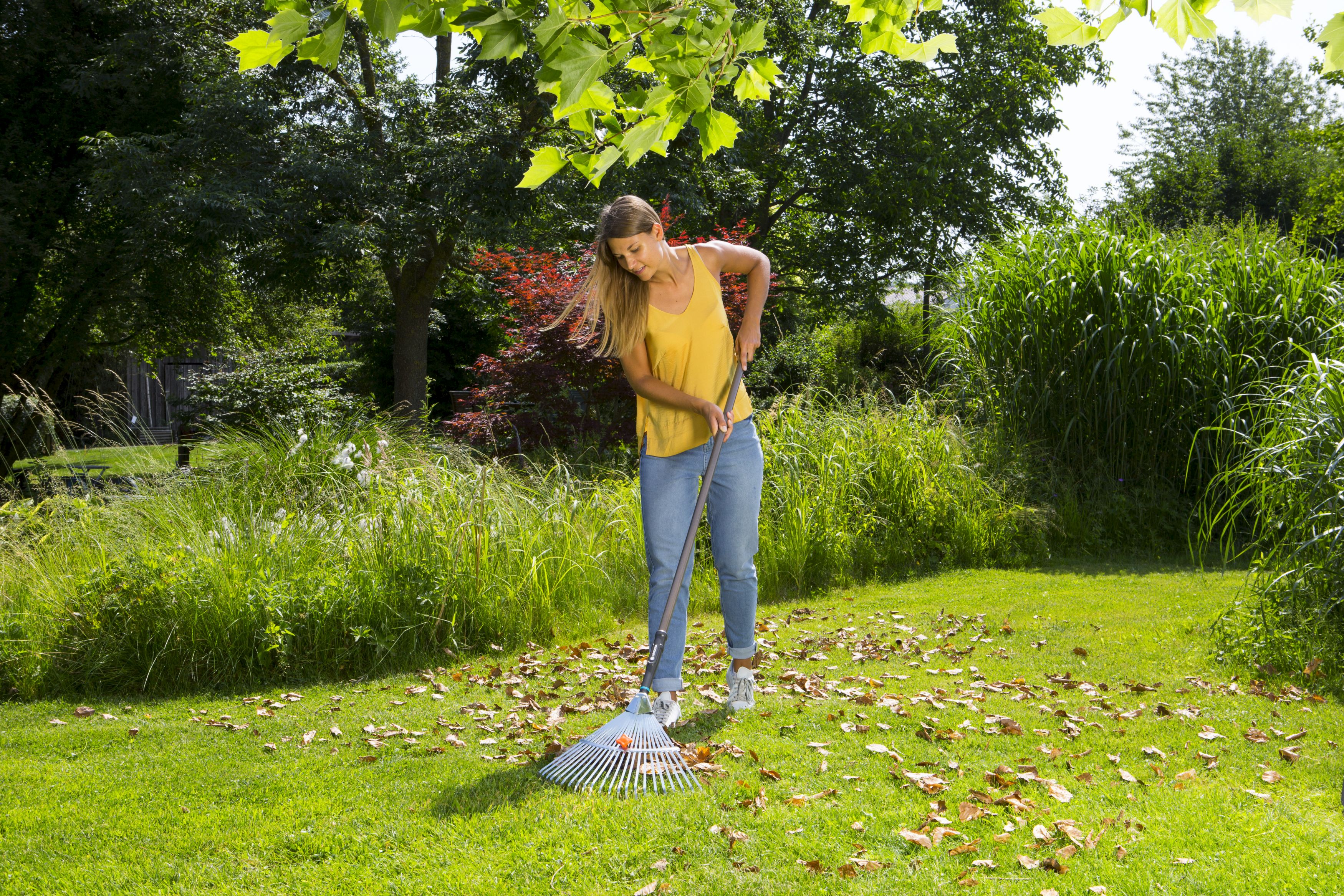 Rastrillo de césped Natureline