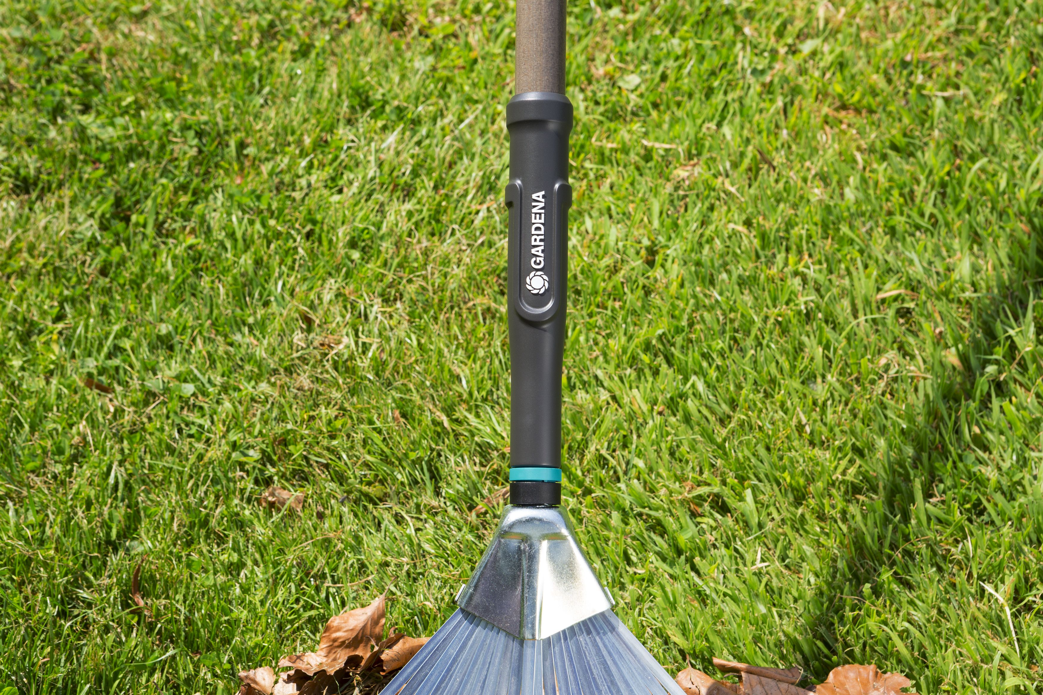 Rastrillo de césped Natureline