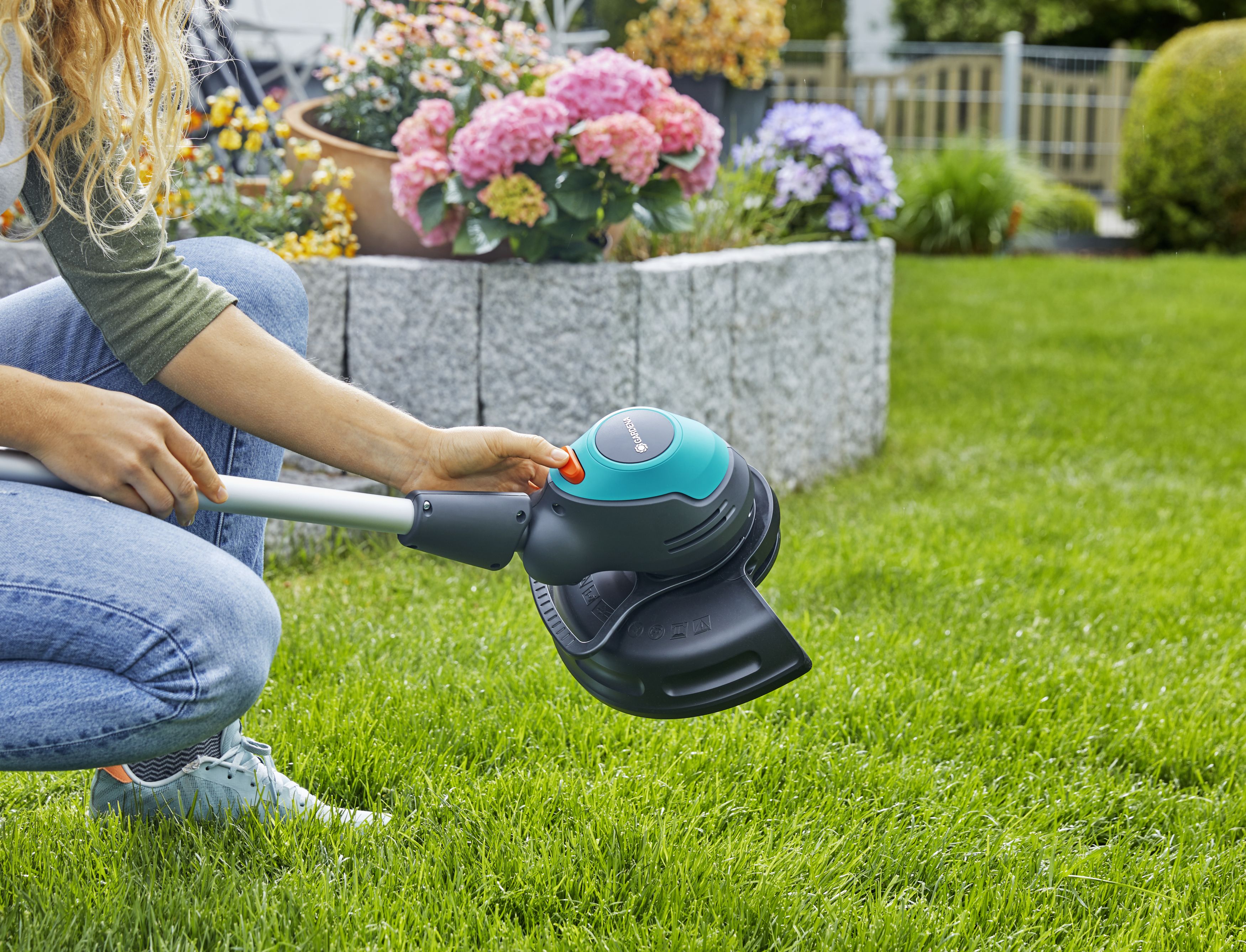 Cortabordes a batería EasyCut Li-18/23