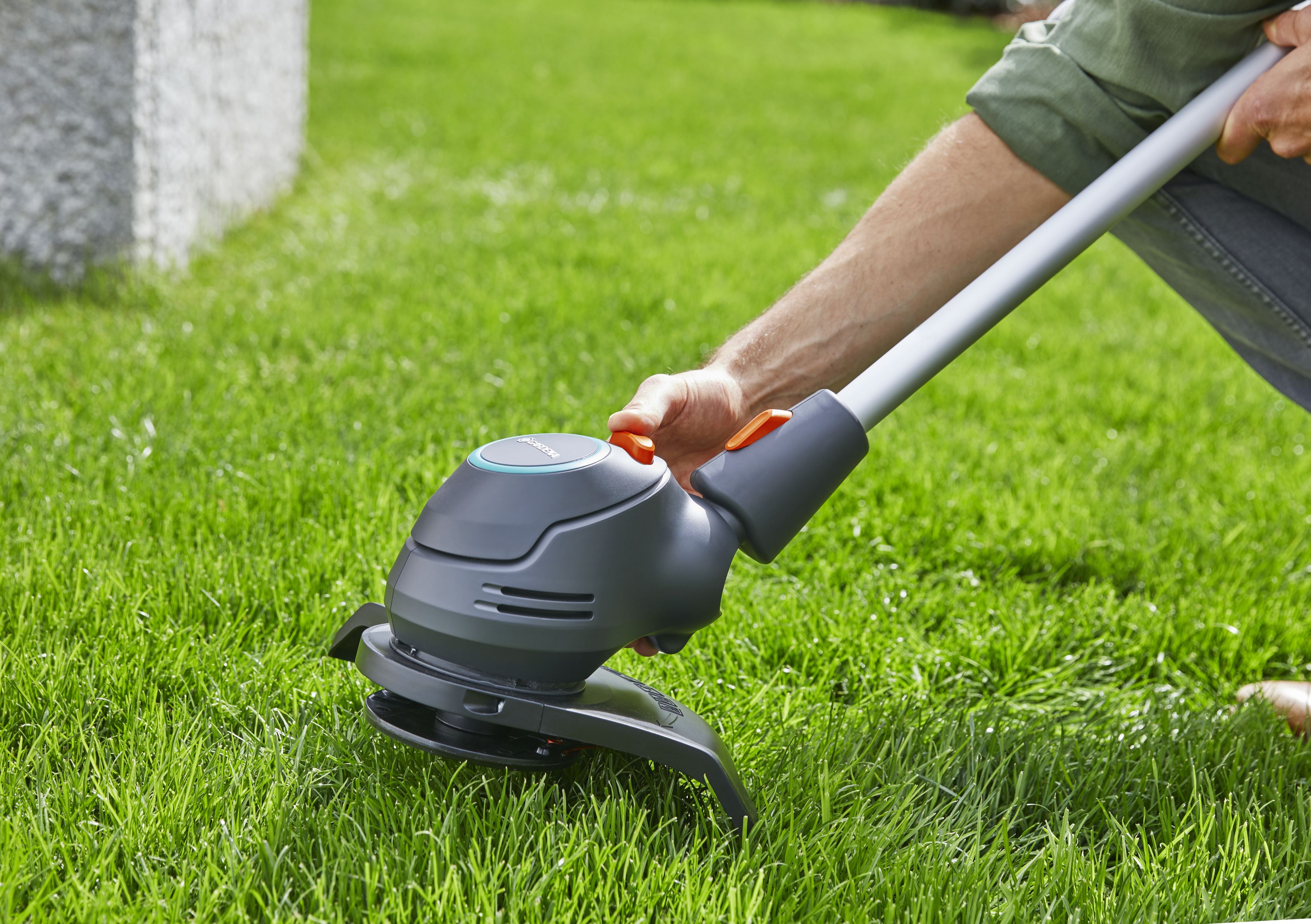 Cortabordes a batería ComfortCut Li-18/23