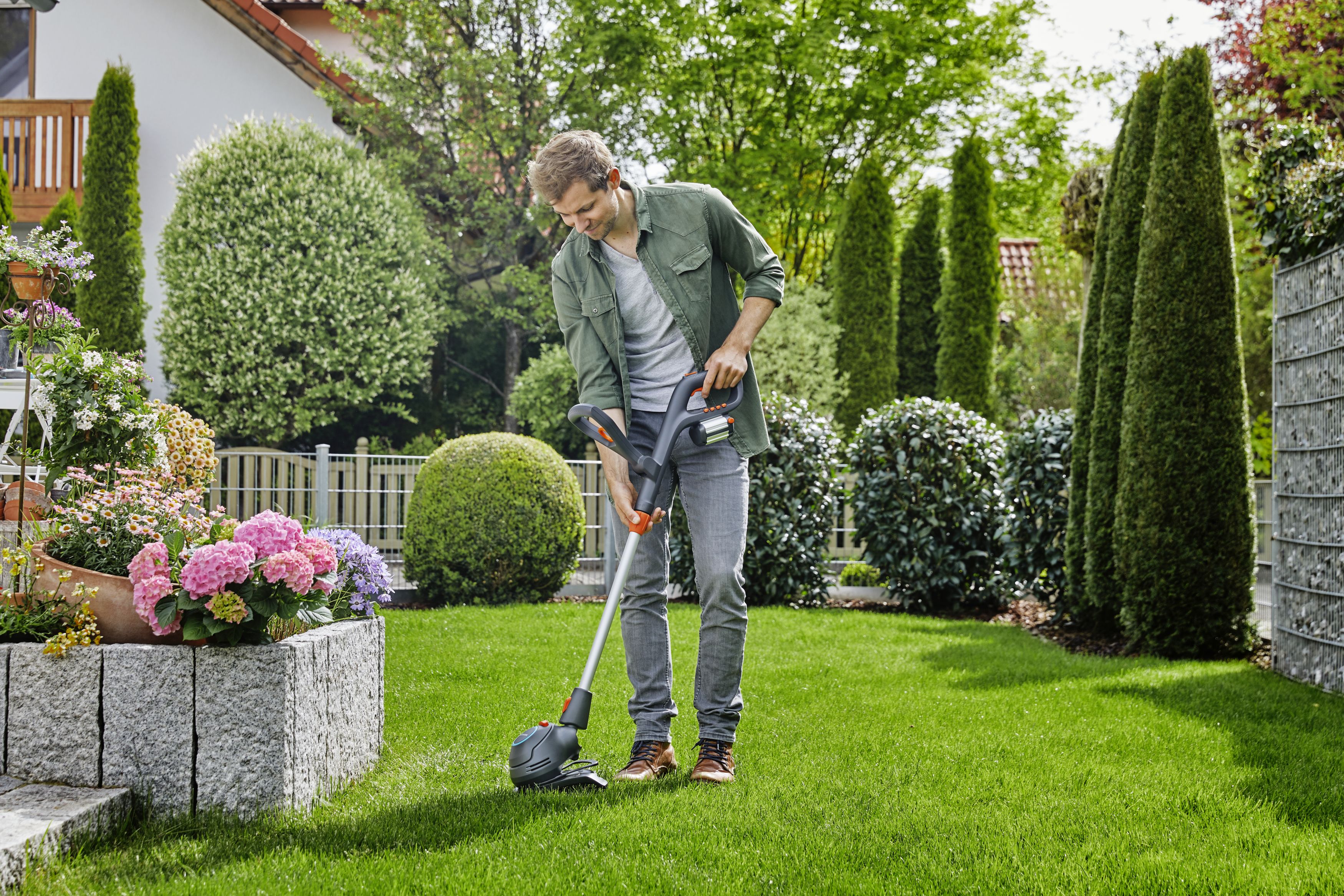 Cortabordes a batería ComfortCut Li-18/23