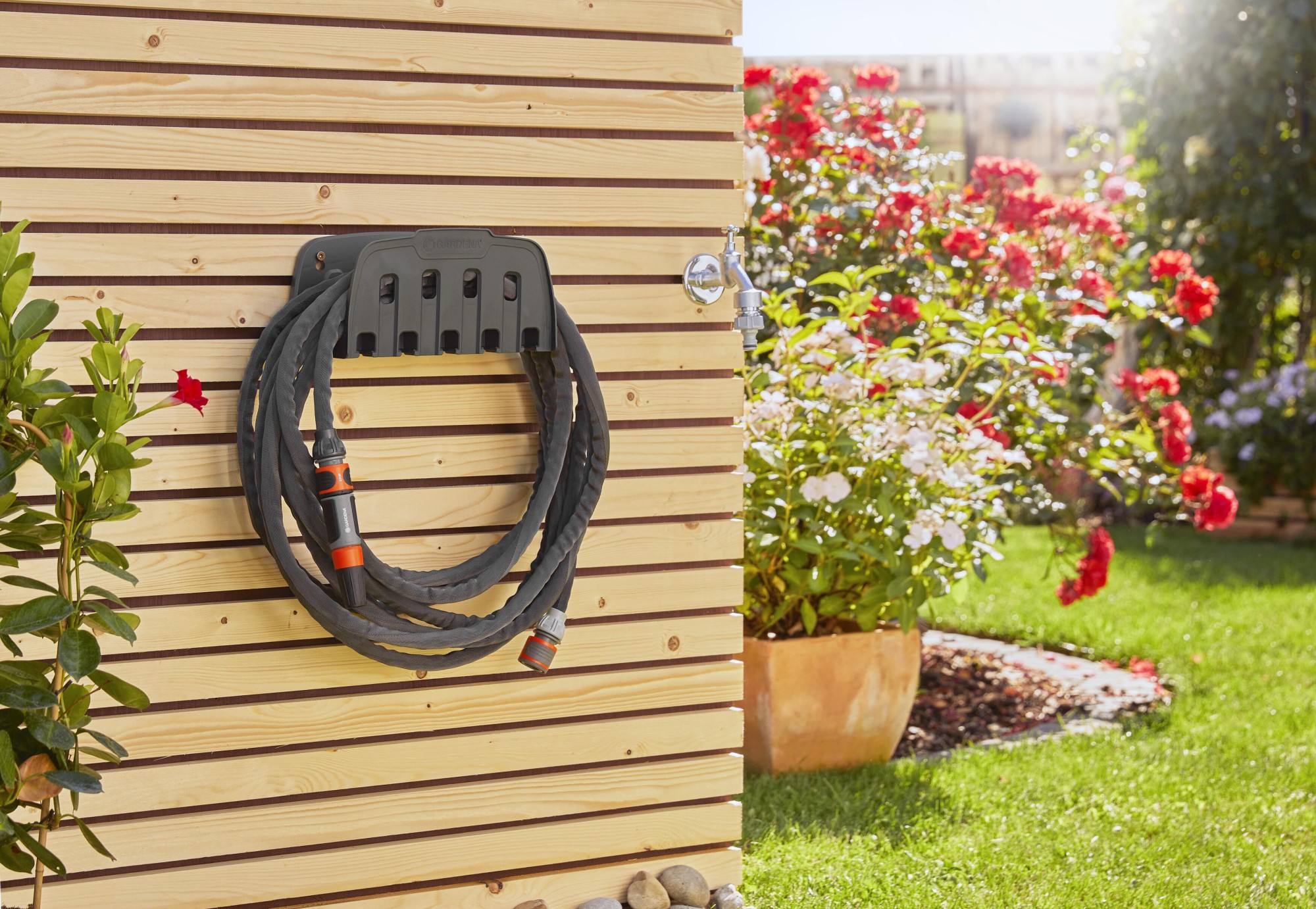 Set manguera textil Liano ™ 15 m con soporte de pared