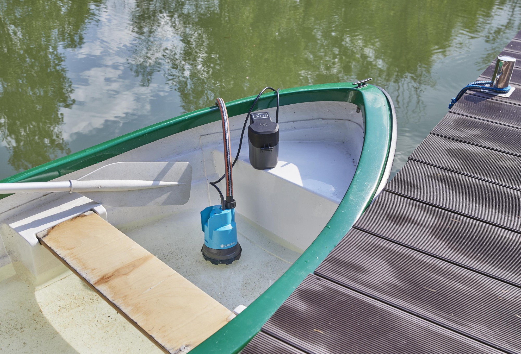 Set Bomba sumergible de agua limpia con batería 2000/2 18V P4A