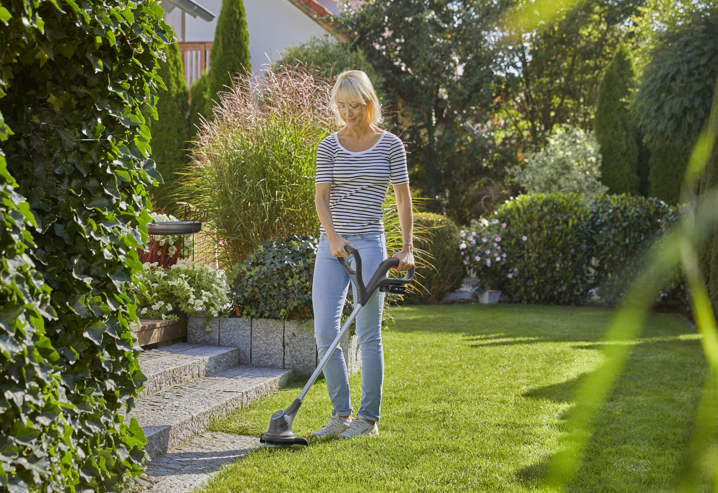 Cortabordes Smallcut 23/18 V P4A Conjunto listo para usar