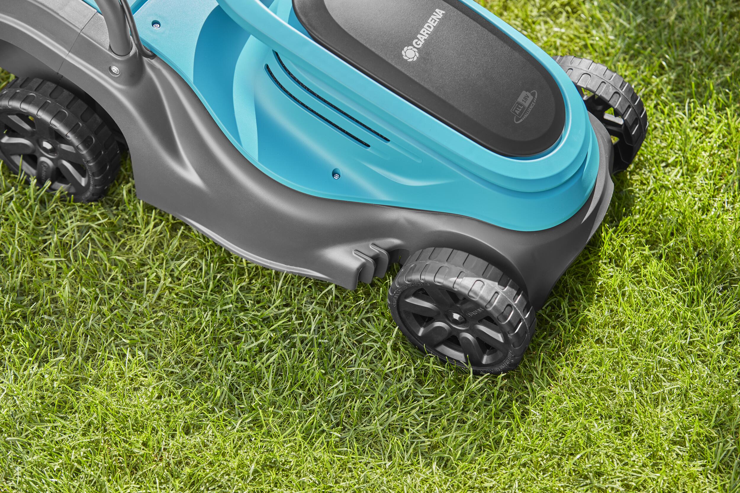 Cortacésped de batería PowerMax 30/18V P4A set