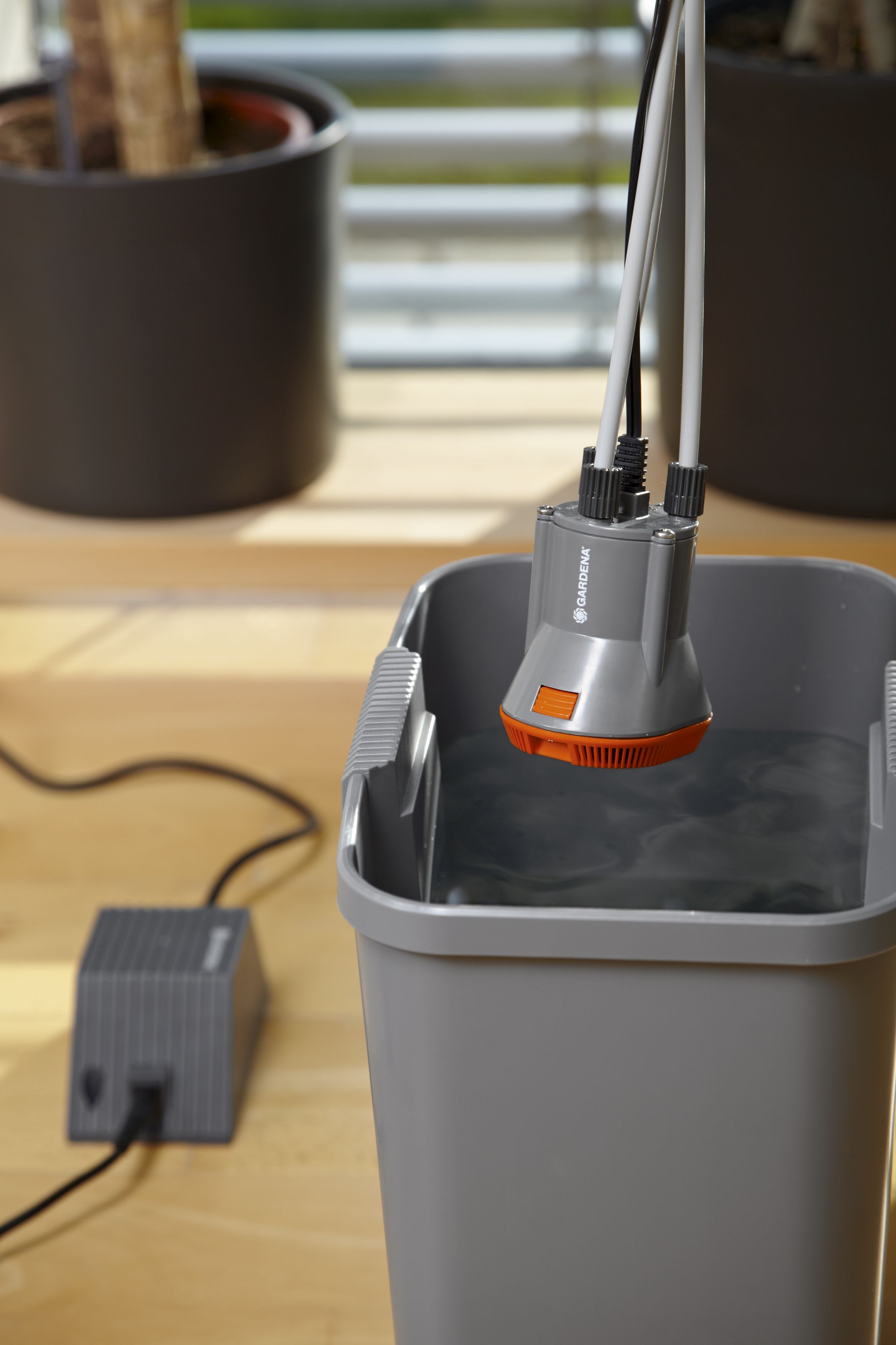 Riego automático de vacaciones con depósito de agua