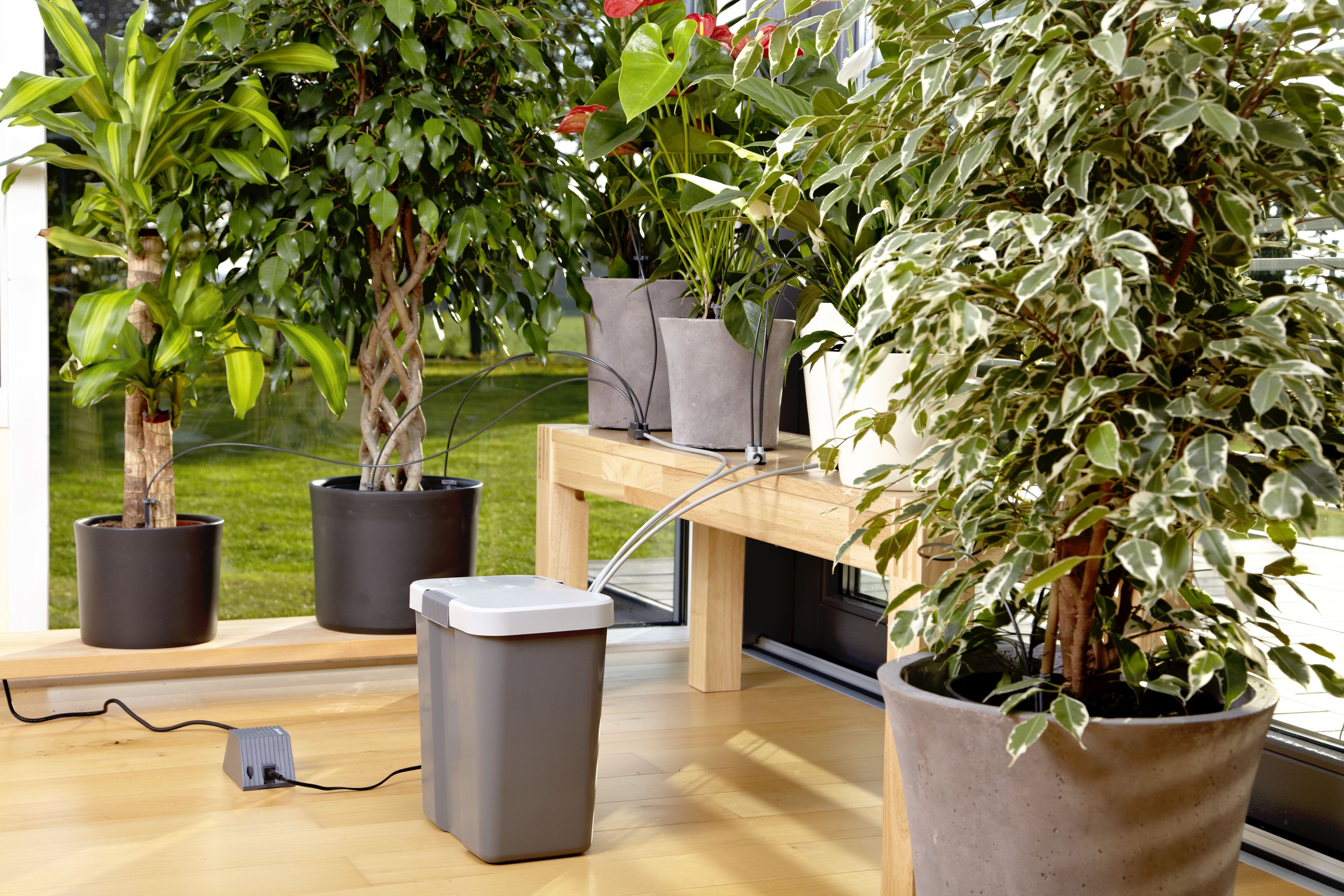 Riego automático de vacaciones con depósito de agua