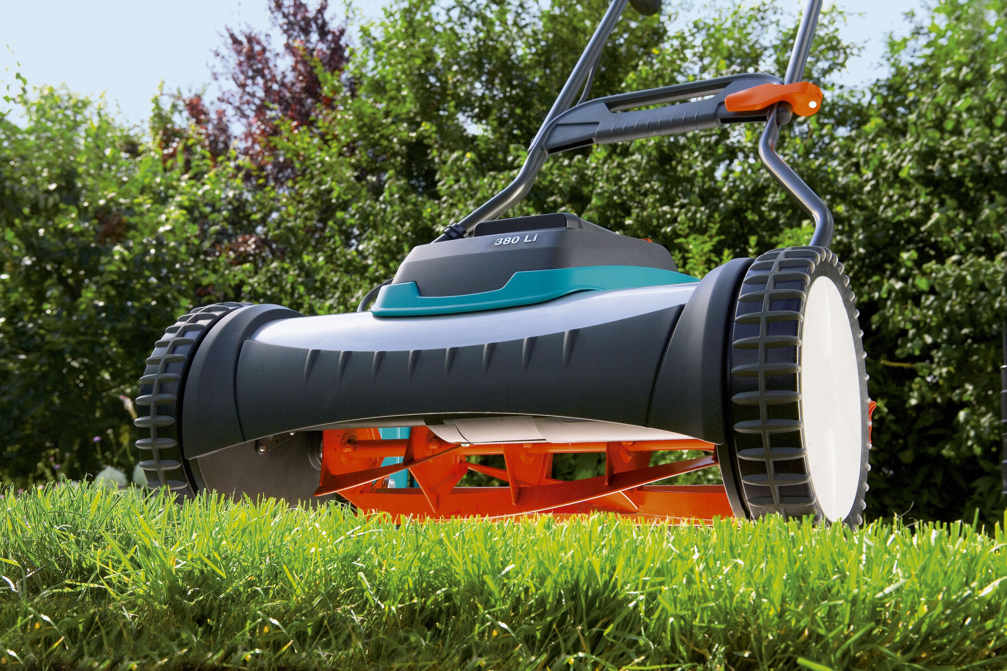 Cortacésped helicoidal con batería recargable 380 Li